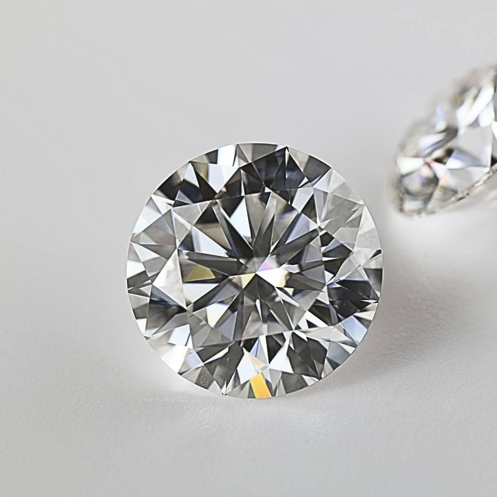 Diamant im Brillantschliff mit GIA-Zertifikat Nr.6485110119  Gewicht: 1,01ct  Farbe: D Reinheit: VS2  Proportionen: Gut /Sehr gut /Mäßig  Keine Fluoreszenz  Brandneu. Referenz D360718LF