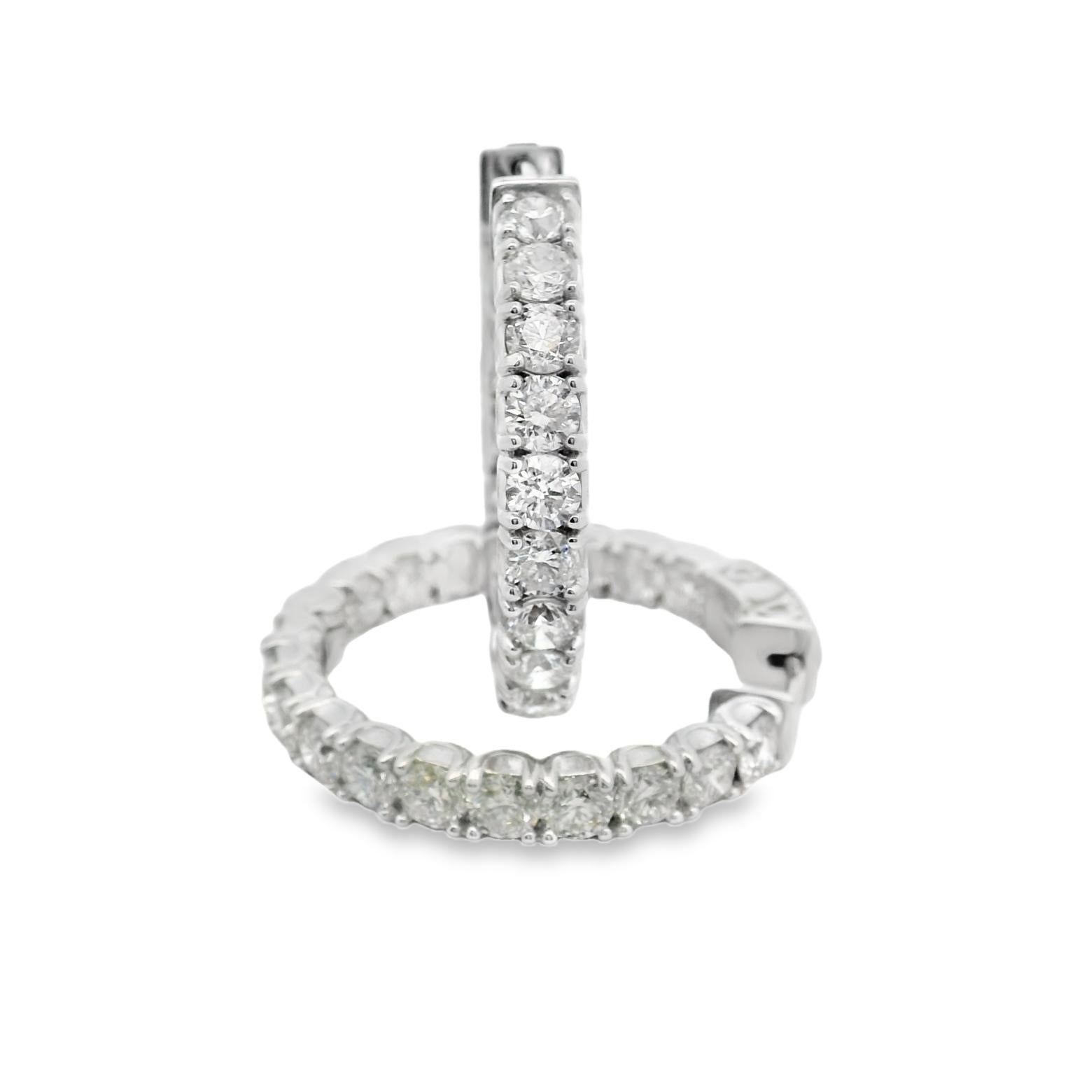 Taglio brillante Natural Diamond Inside-Out Hoop Earrings 8.50 Carats in 14K White Gold in vendita