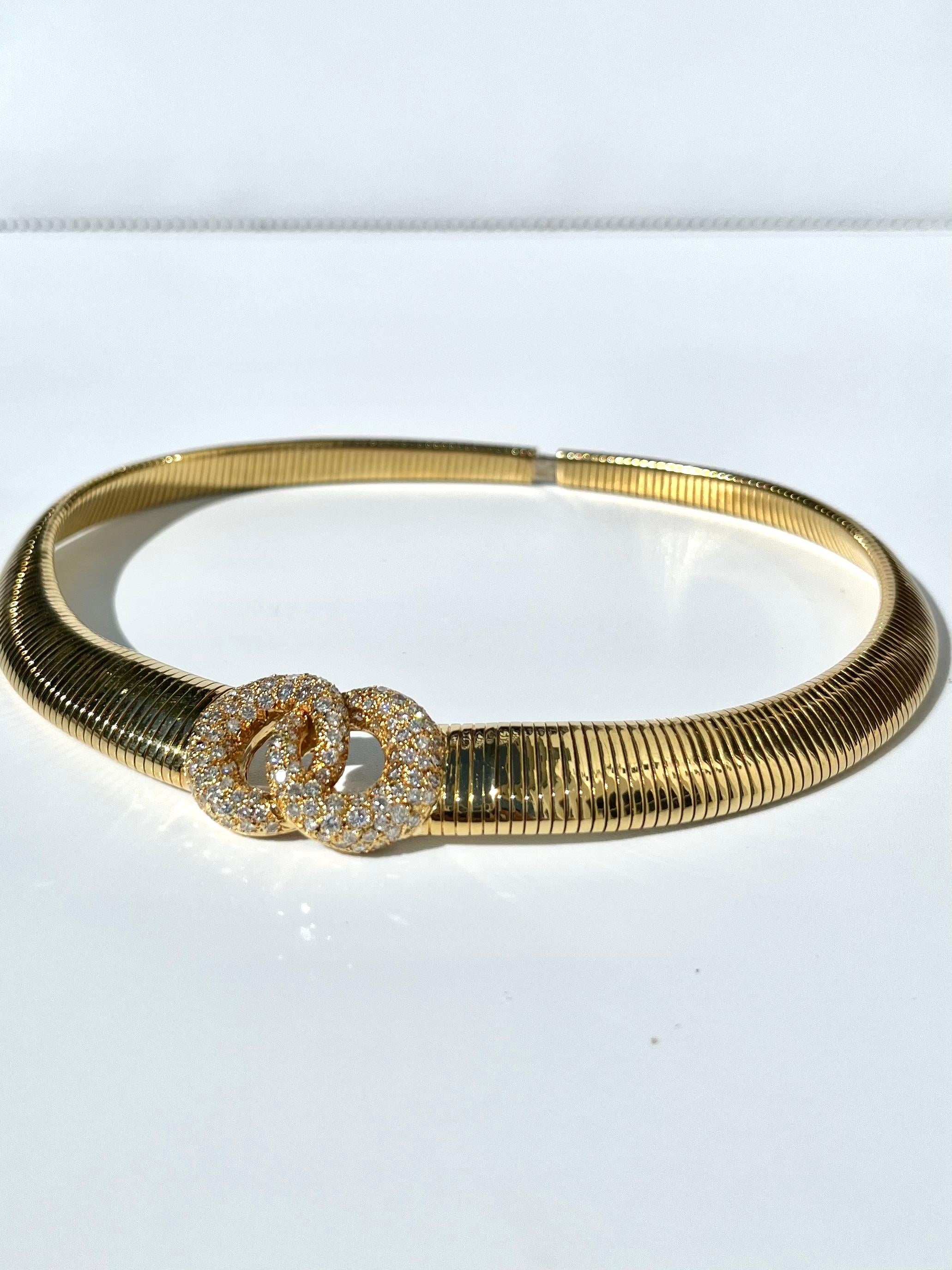 Natural Diamond Interlocking Double Circle Flexible Choker in 18k Yellow Gold For Sale 2