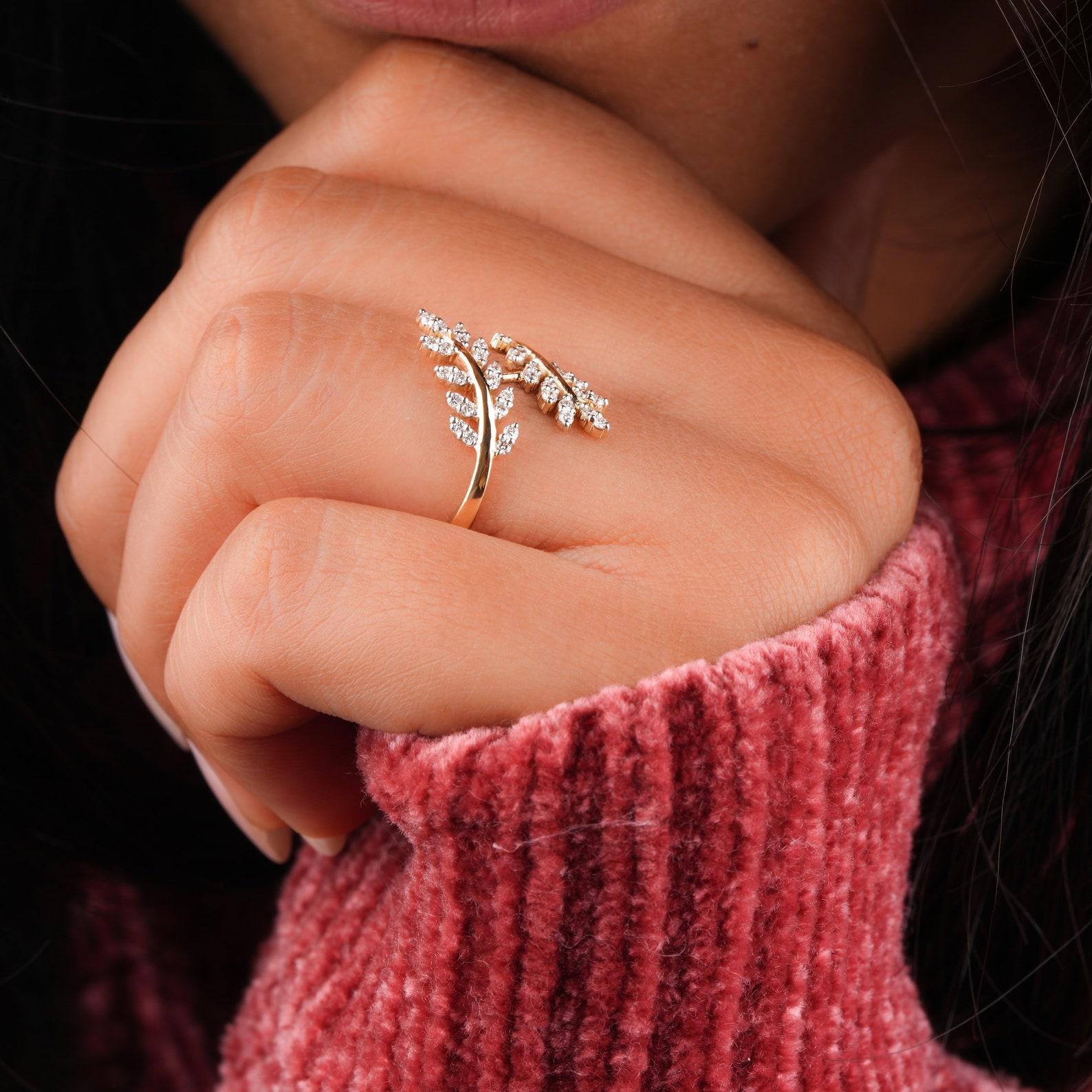 Natural Diamond Leaf Ring 14k Gold Olive Branch Engagement Ring Anniversary Gift In New Condition For Sale In Chicago, IL