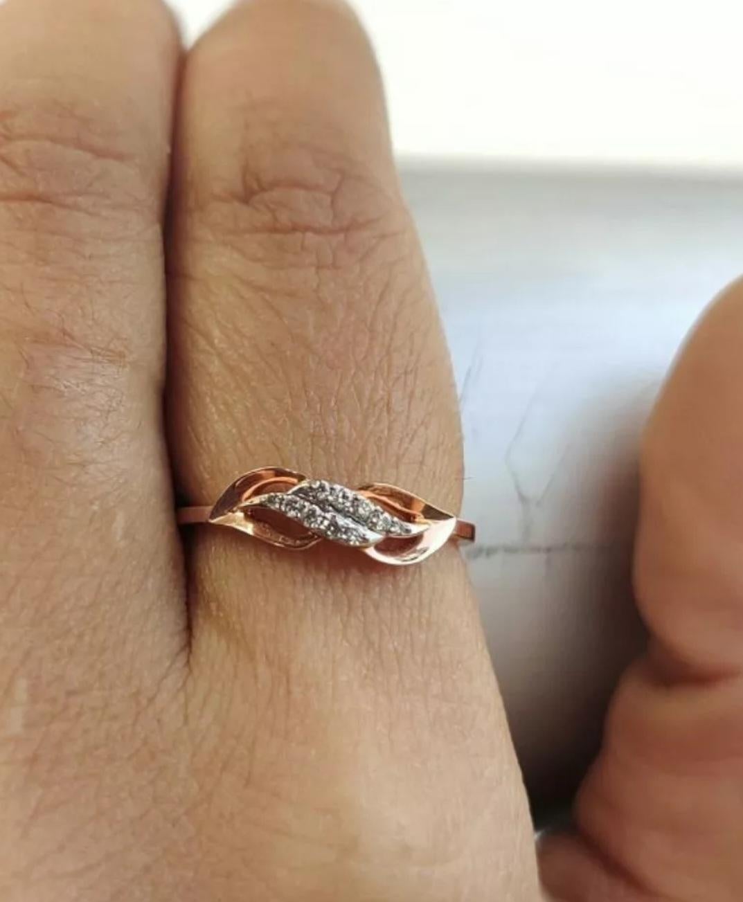 Natural Diamond Leaf Ring 14k Solid Gold Minimalist Diamond Wedding Ring Band. For Sale 5