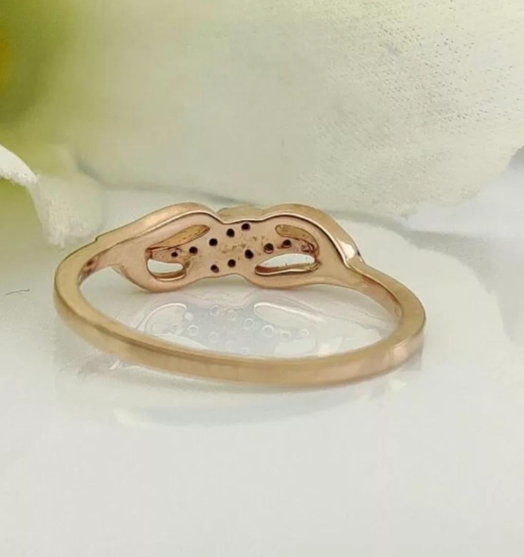 Natural Diamond Leaf Ring 14k Solid Gold Minimalist Diamond Wedding Ring Band. In New Condition For Sale In Chicago, IL