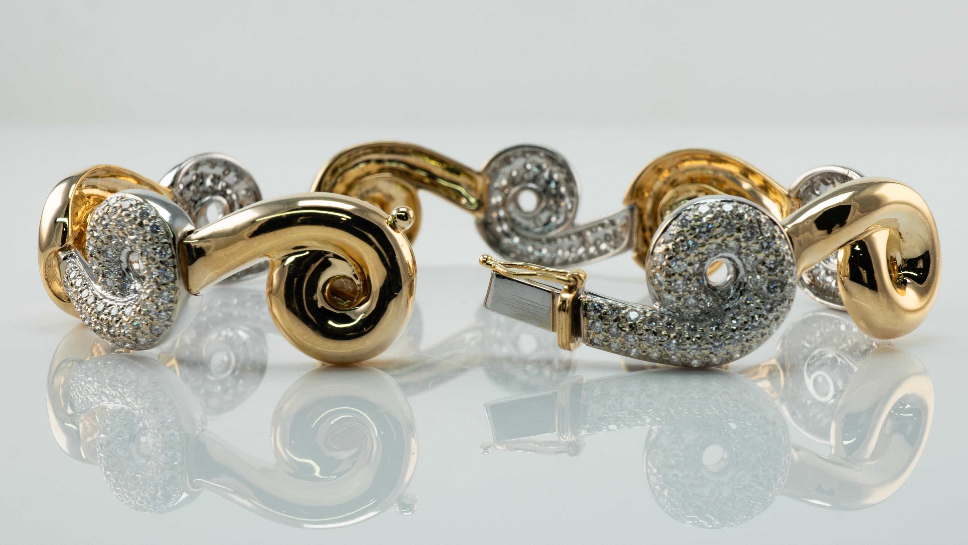 Natural Diamond Link Swirl Bracelet 14k Gold 4.50 TDW  In Good Condition For Sale In East Brunswick, NJ