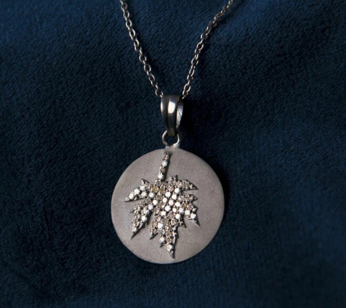 Natural Diamond Maple Leaf 925 Sterling Silver Circle Pendant Minimalist Pendant For Sale 3