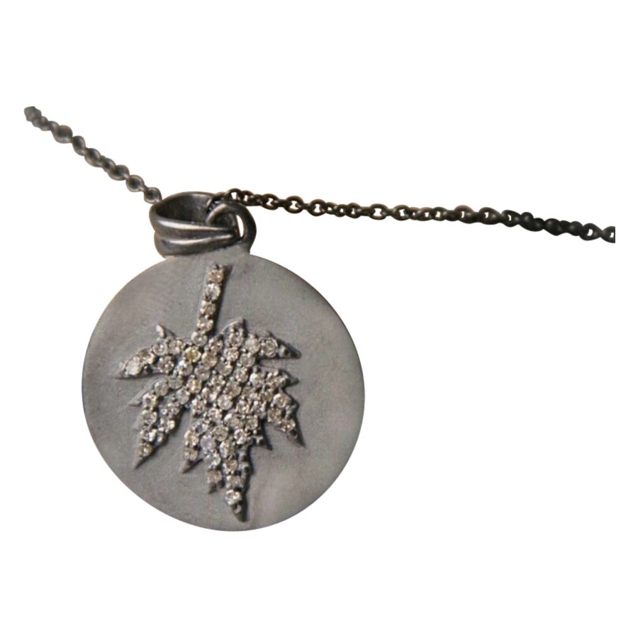 Natural Diamond Maple Leaf 925 Sterling Silver Circle Pendant Minimalist Pendant For Sale