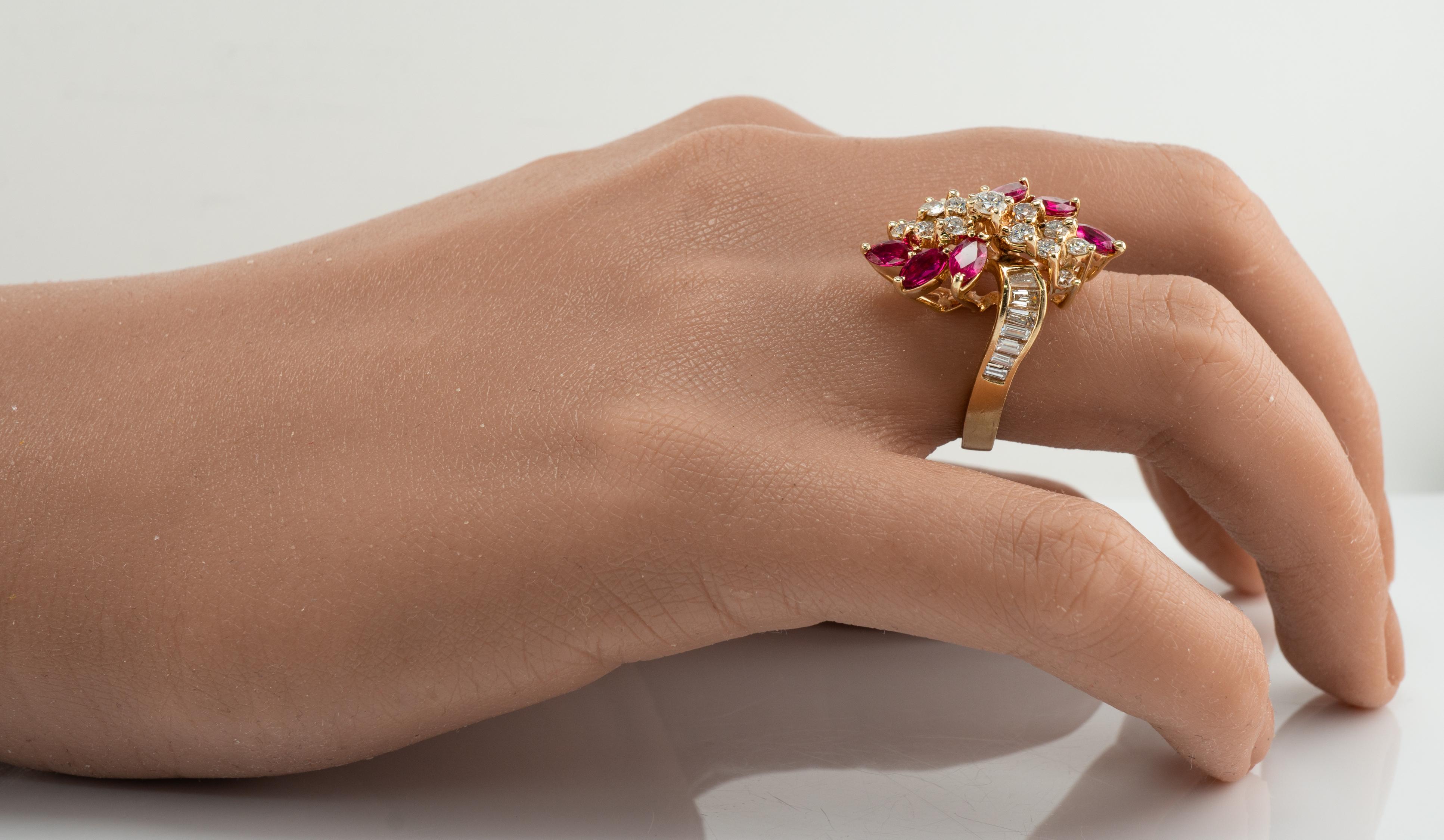 Anello con diamante naturale e rubino marquise in oro 14K Vintage Cocktail in vendita 8