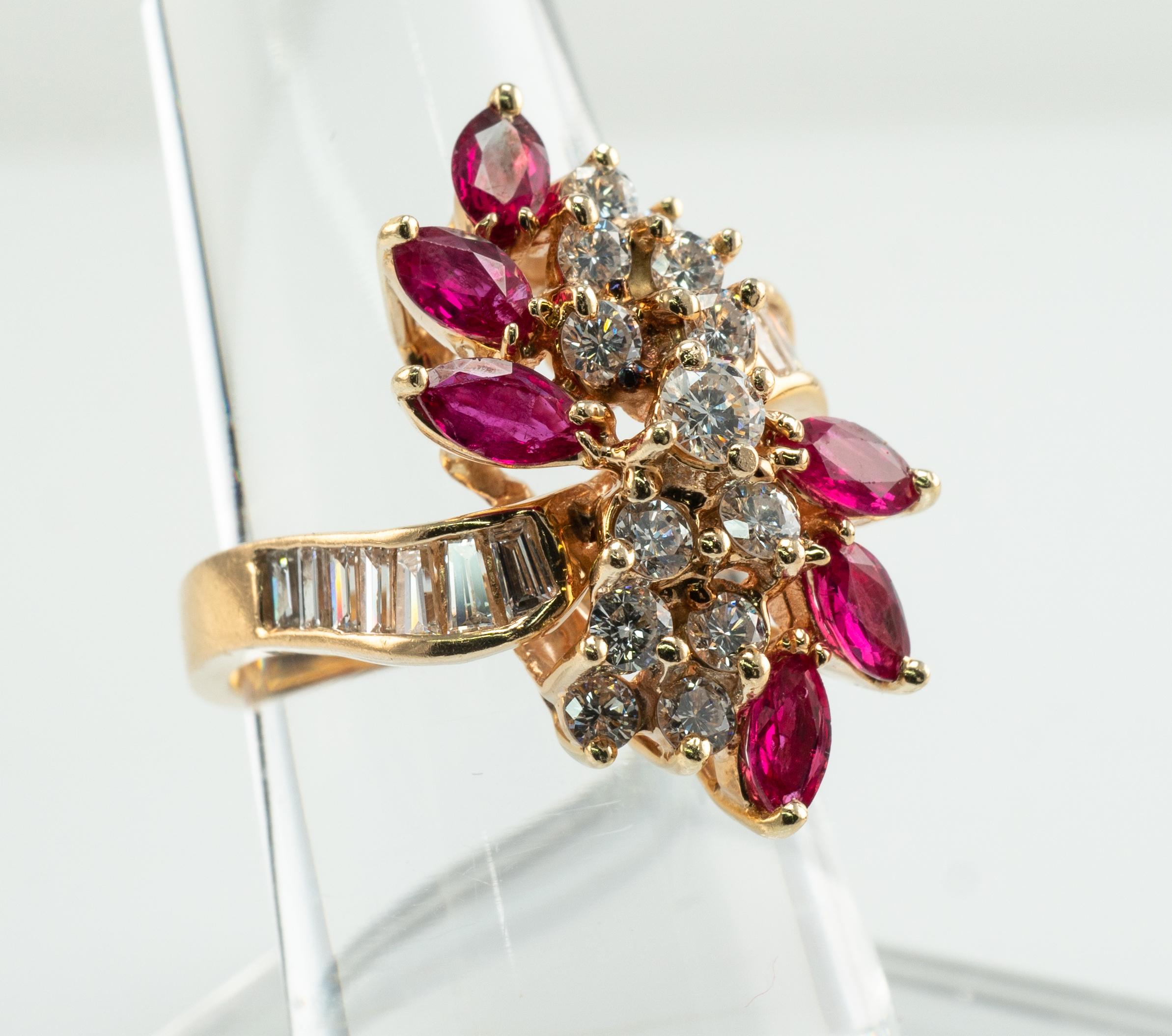 Anello con diamante naturale e rubino marquise in oro 14K Vintage Cocktail in vendita 3