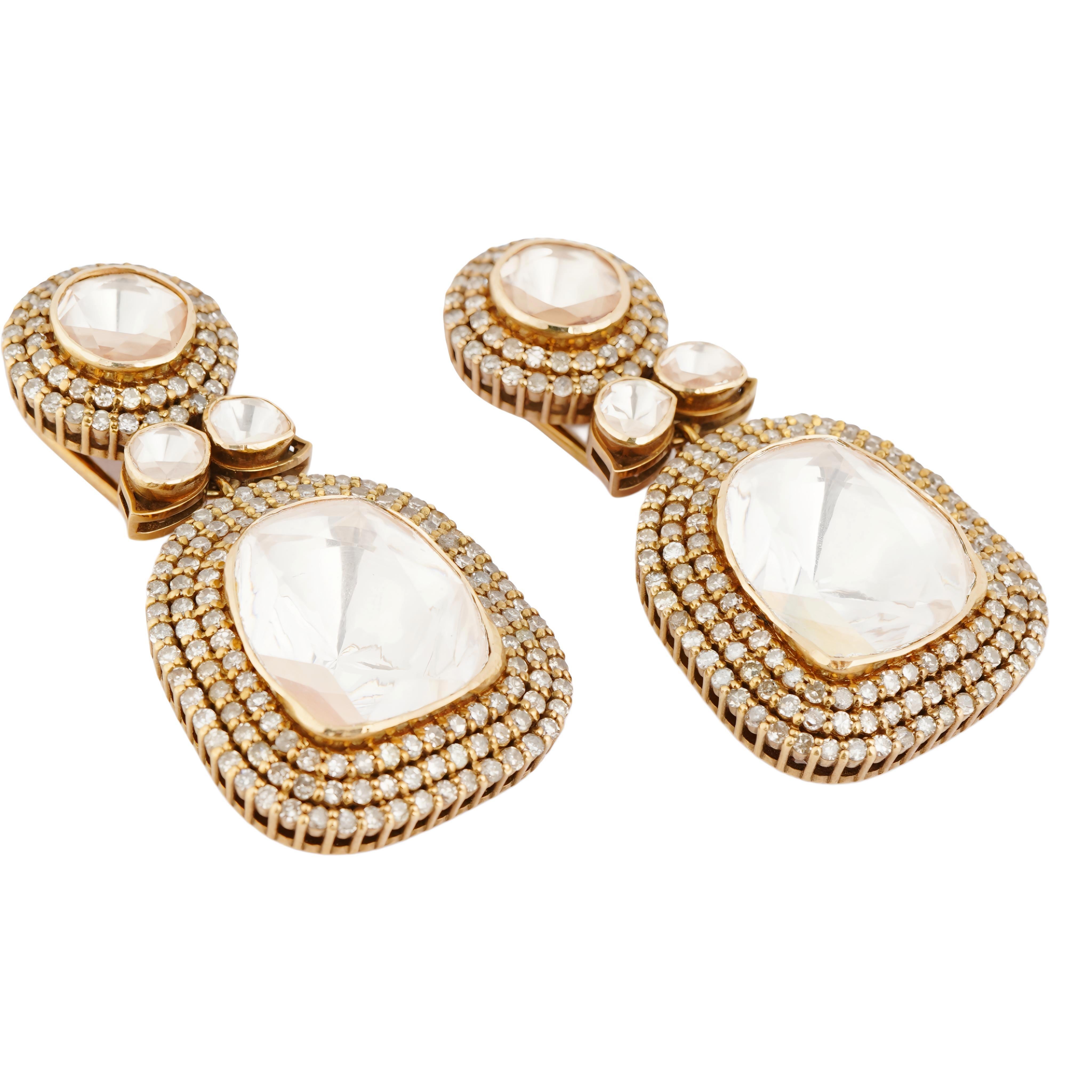 GW=26.40gm
NW=22.544gm
diamond=3.18cts
moissanite=14.20cts

FOLLOW US ON INSTA (divinejewellerylounge)
