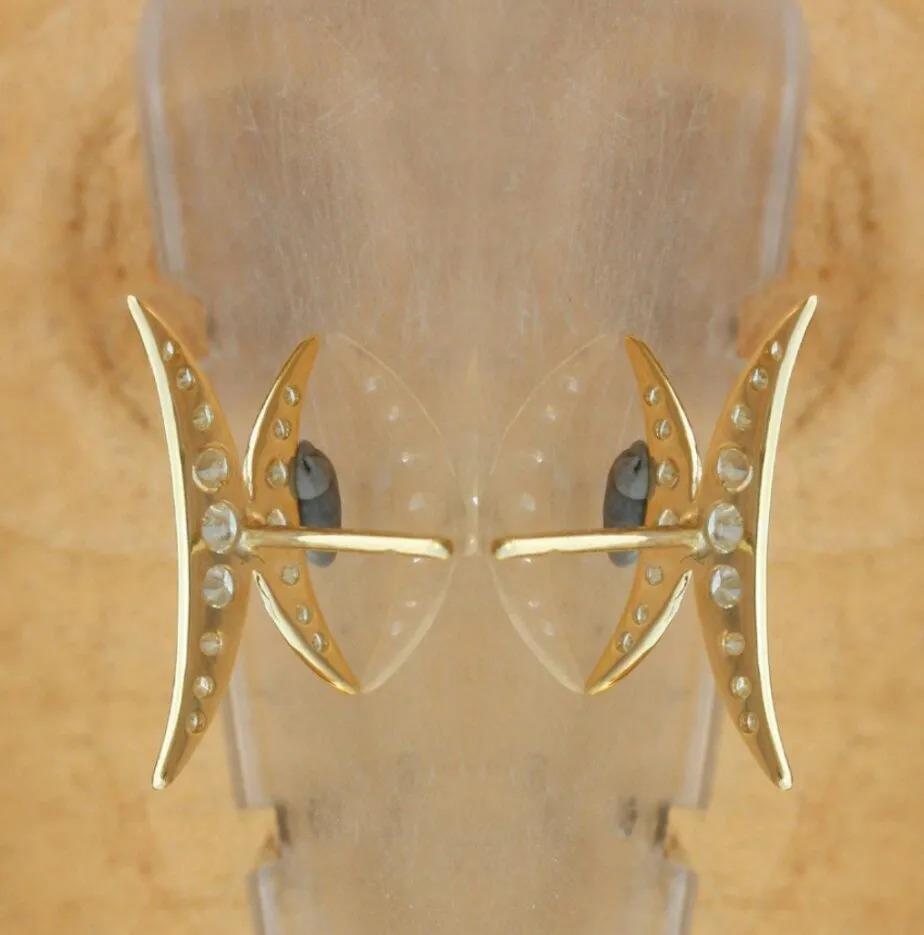 Orecchini a perno con diamante naturale Luna in oro giallo 14K Gioielli di compleanno a sorpresa
Leggero, può essere indossato tutti i giorni

Informazioni aggiuntive:
Materiale: Oro giallo 14k, Diamante naturale
Metallo di base: Oro giallo
Pietra