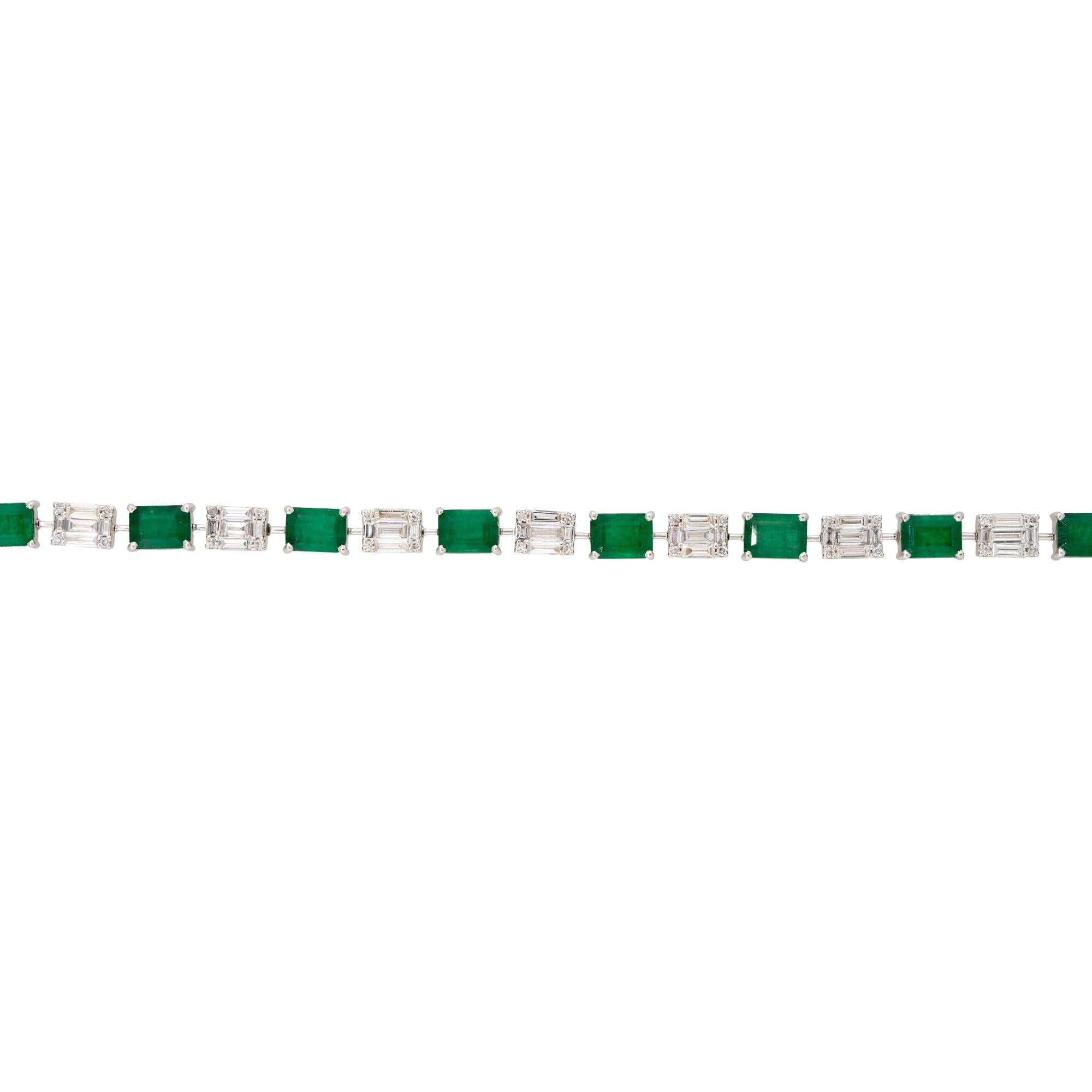 Round Cut Natural Diamond Mosaic & Emerald Gemstone 18-Karat Alternating Bracelet In Stock For Sale