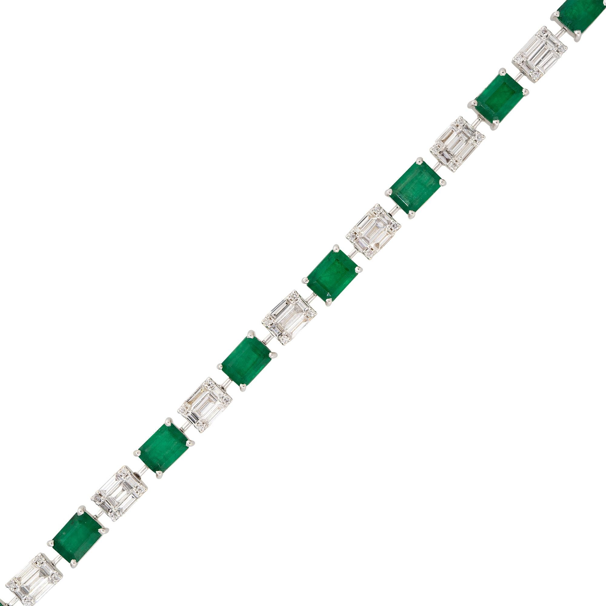 Women's Natural Diamond Mosaic & Emerald Gemstone 18-Karat Alternating Bracelet In Stock For Sale