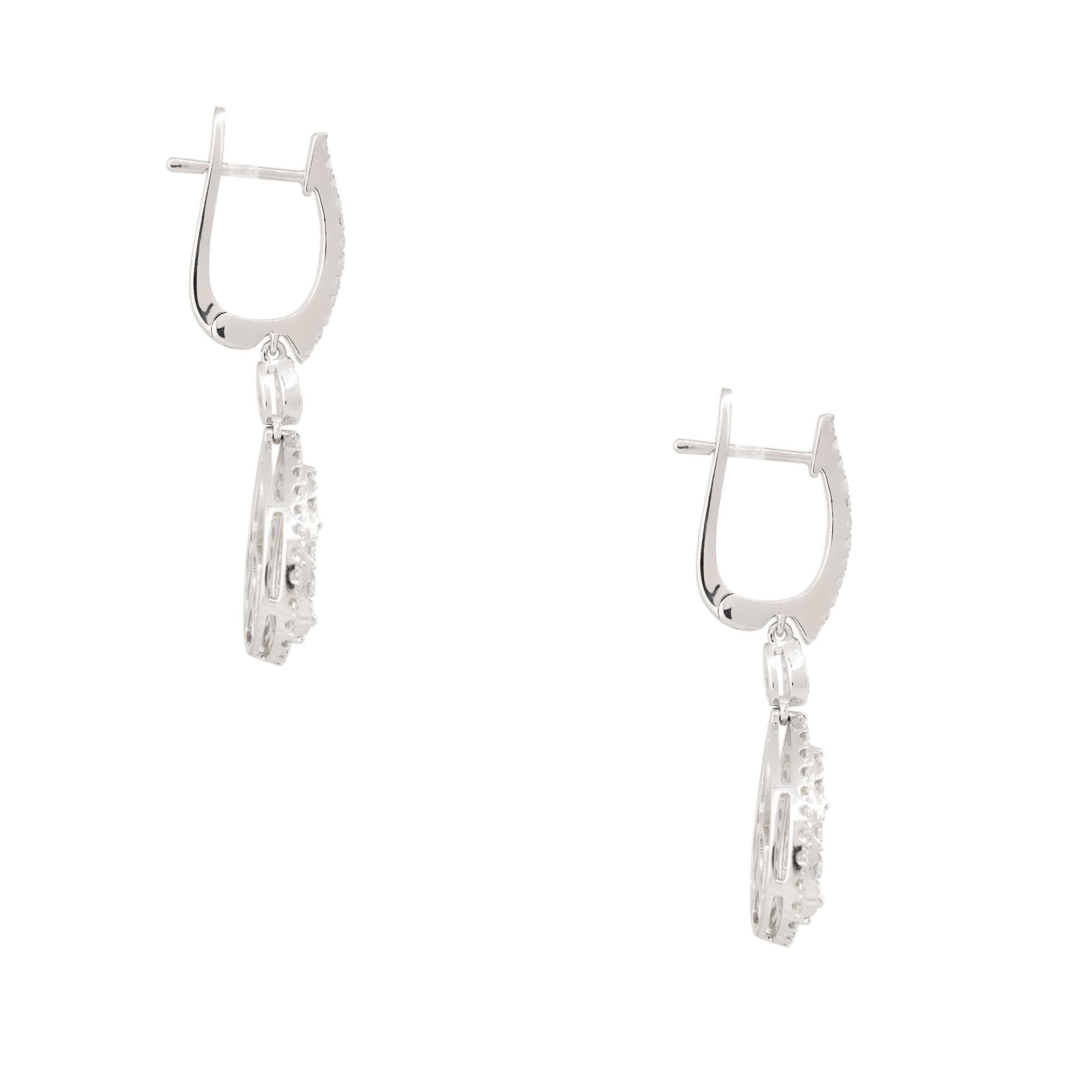 Boucles d'oreilles en mosaïque de diamants naturels 18 carats En stock en vente 1