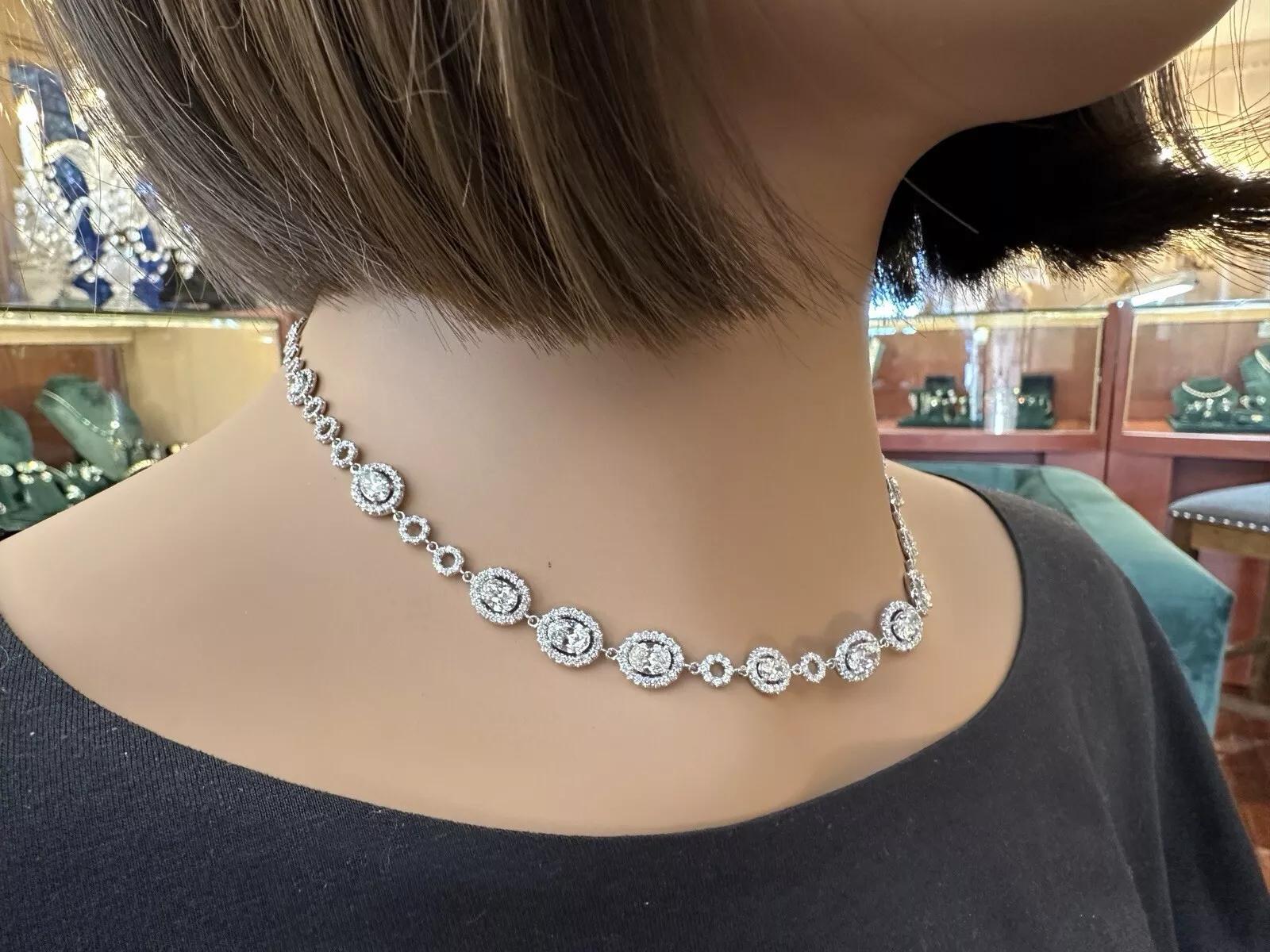 Collier de diamants naturels ovales et ronds de 10,00 carats au total en or blanc 18 carats en vente 3