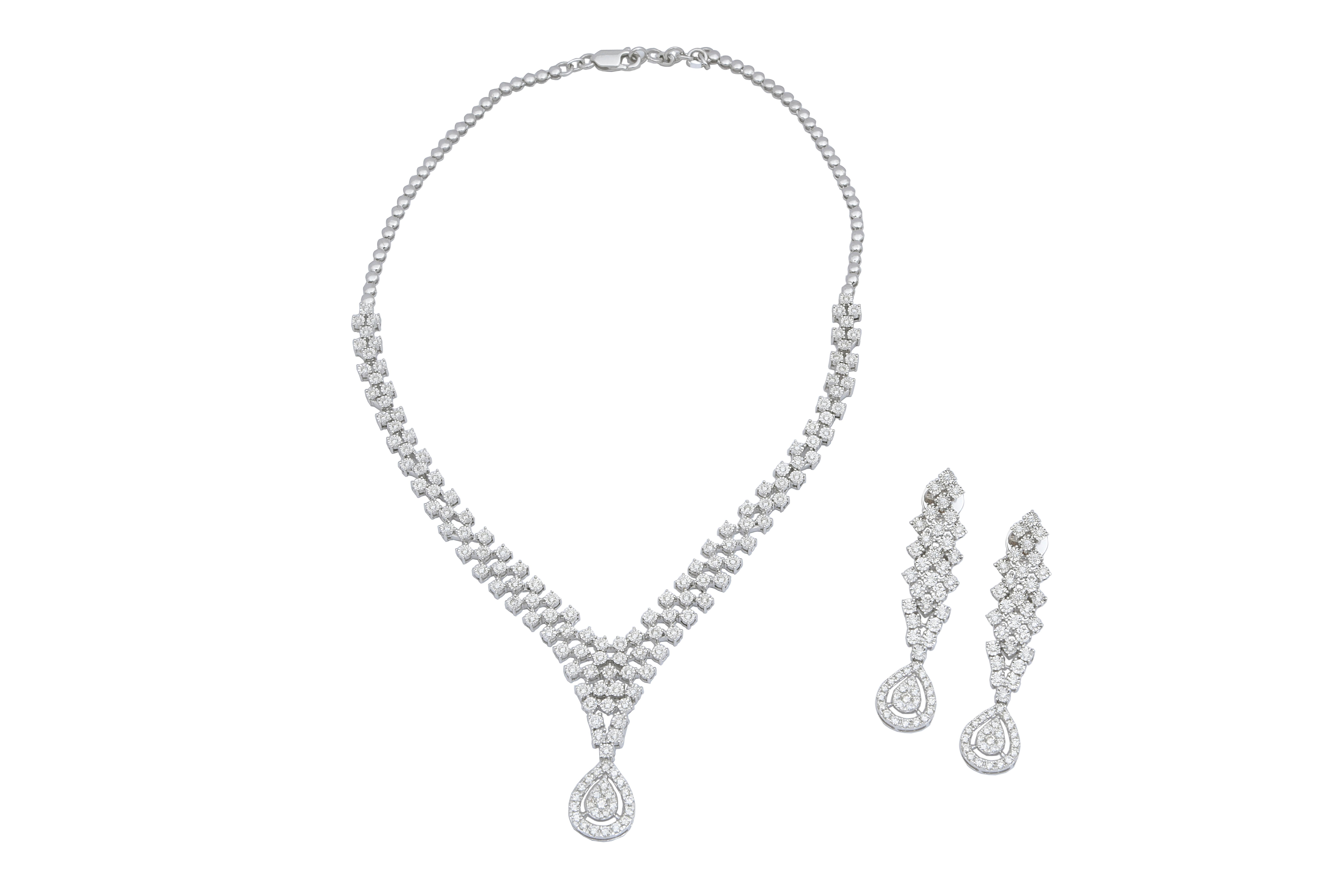 Mixed Cut Natural Diamond Necklace with 2.92 Carat Diamond & 14k Gold  For Sale