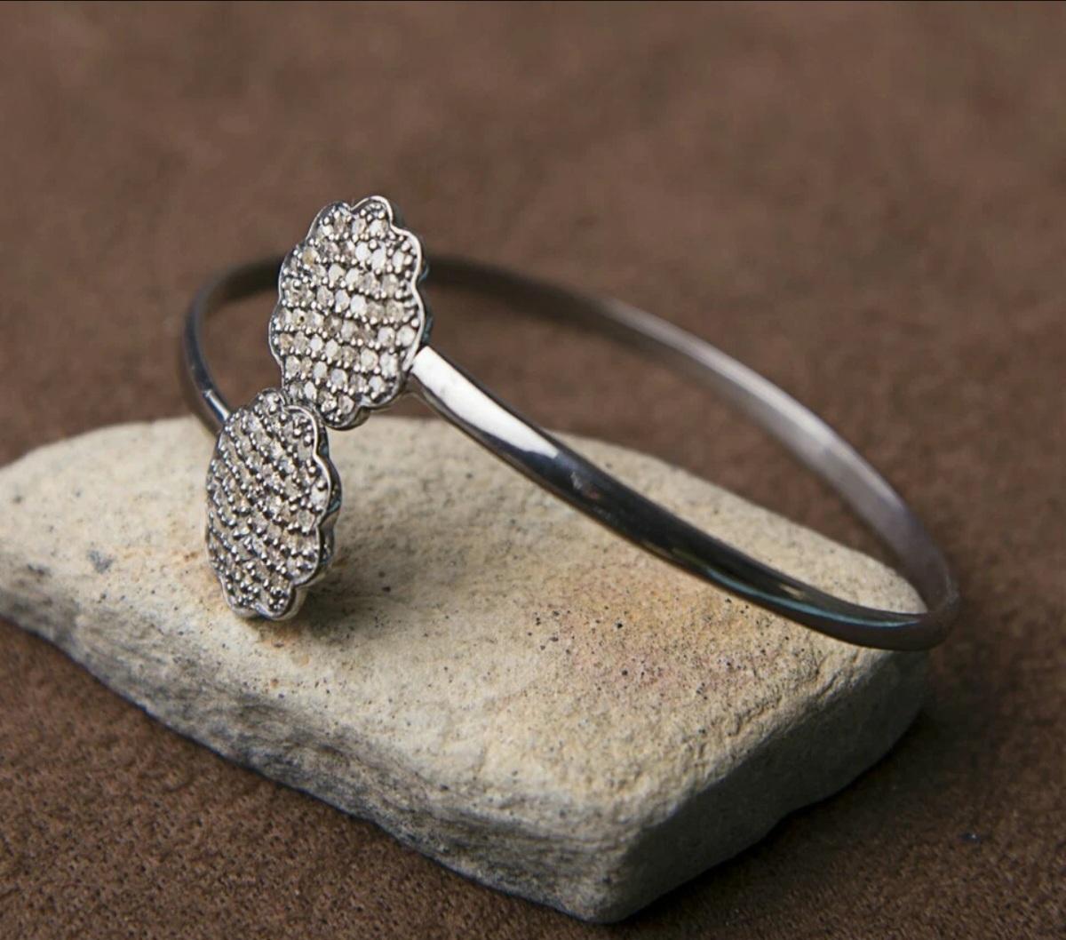 Taglio rotondo Bracciale aperto con diamanti naturali in argento 925 Regalo di moda con diamanti. in vendita