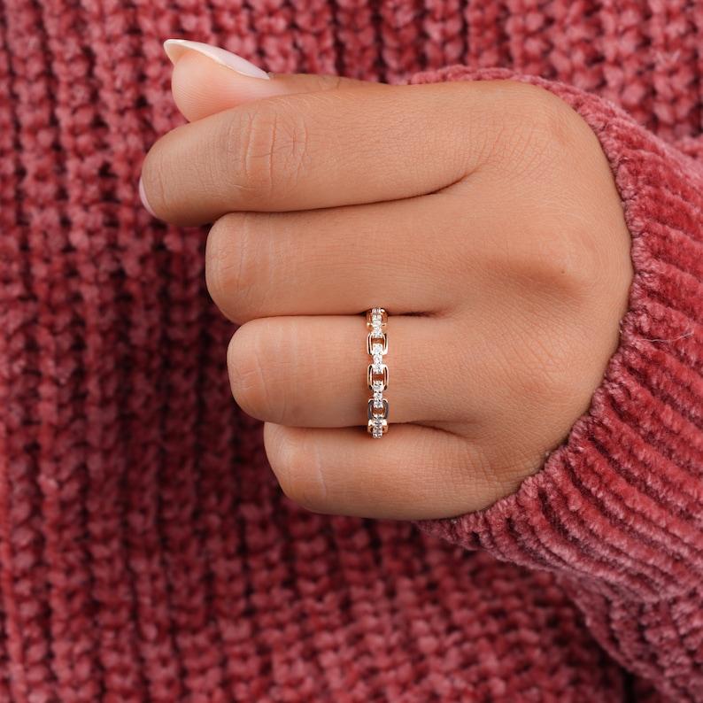 Anillo de compromiso de eslabón abierto con diamante natural Anillo de oro de 14k Anillo de cadena de eslabones para ella. Corte redondo en venta
