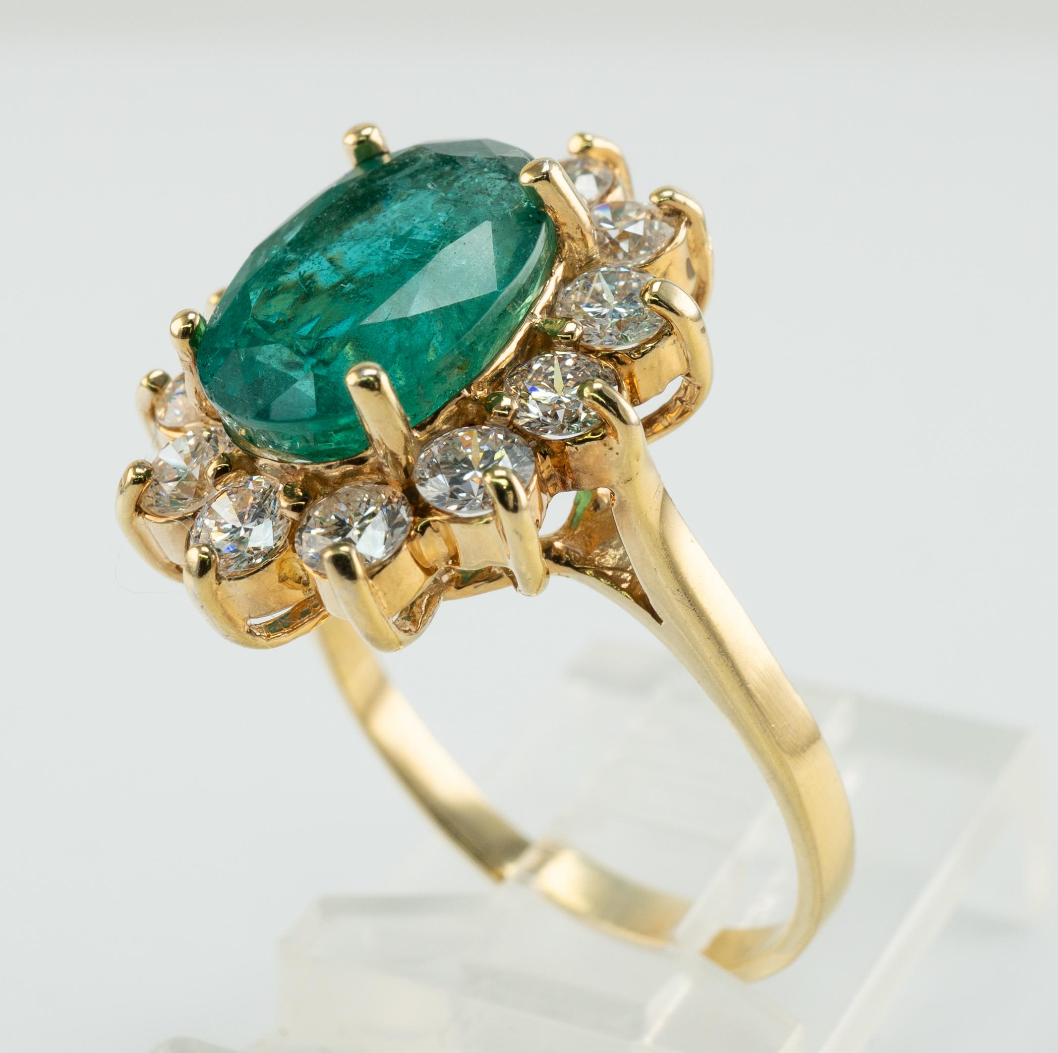 Natural Diamond Oval Emerald Ring 18k Gold For Sale 5