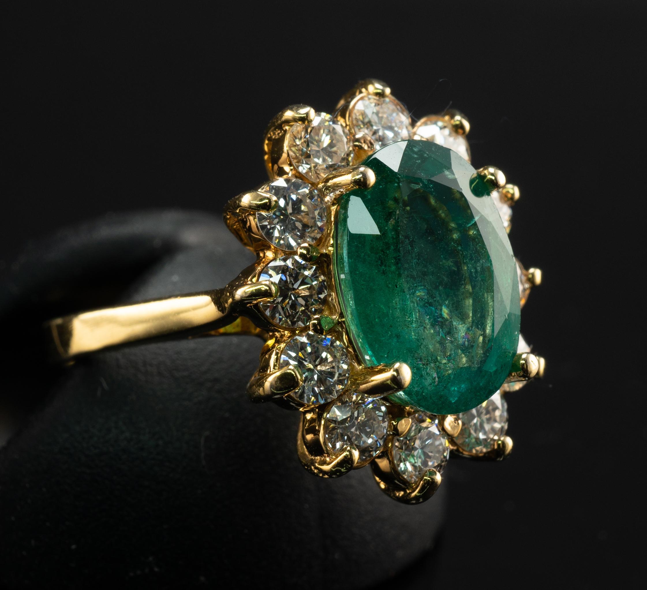 Natural Diamond Oval Emerald Ring 18k Gold For Sale 7