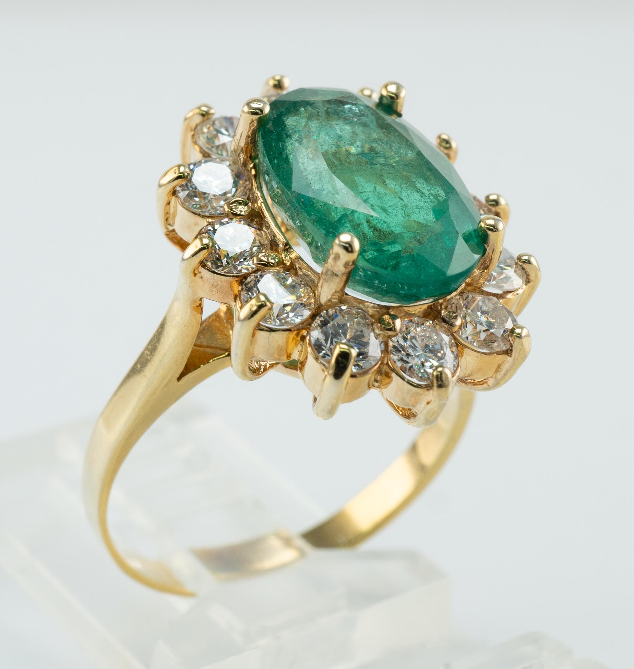 Natural Diamond Oval Emerald Ring 18k Gold For Sale 4