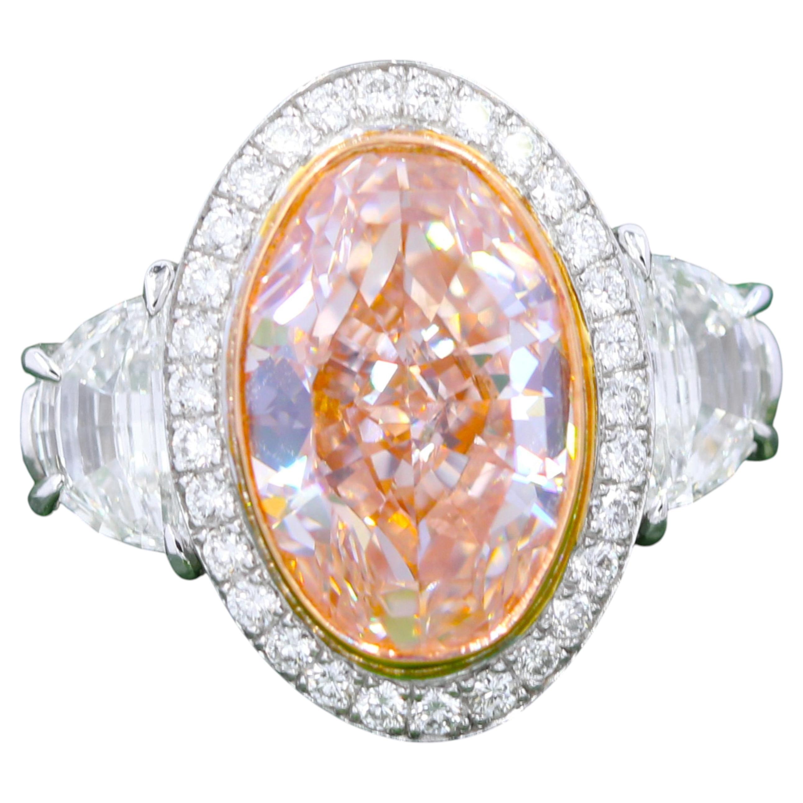 Anello di fidanzamento con diamante naturale ovale di colore rosa 5,03 carati GIA Halo Platinum
