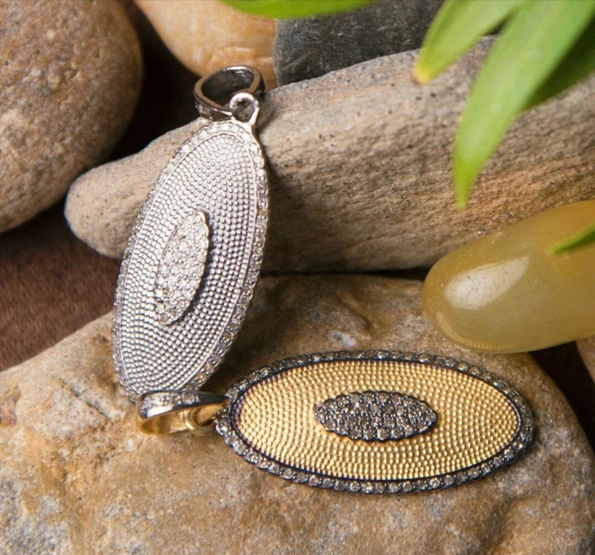 da uomo o donna Ciondolo ovale con diamante naturale Gioielli della collana in argento 925 con texture ovale. in vendita