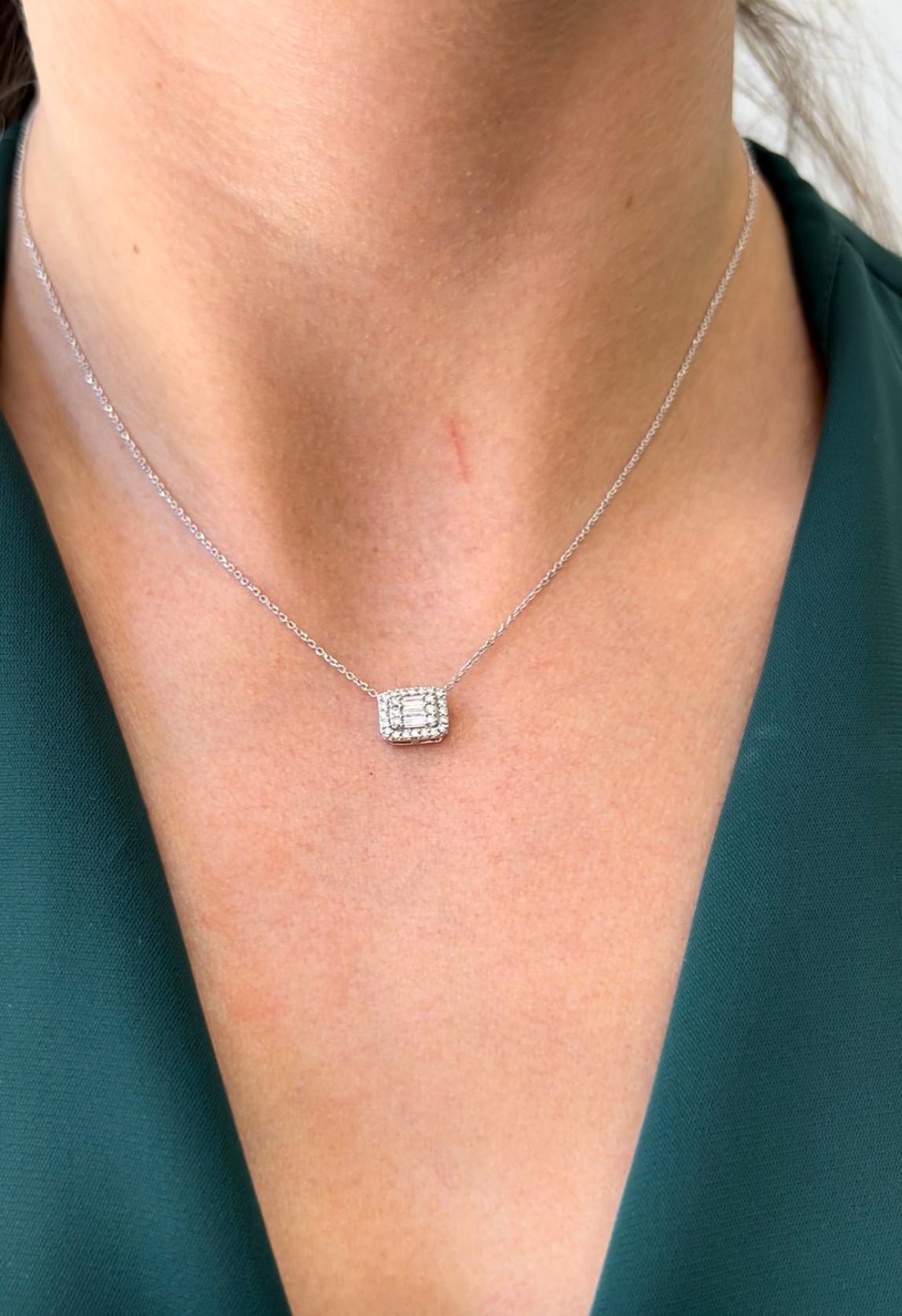 Pendentif en or jaune 18 carats avec diamants naturels 0,22 carat en vente 9
