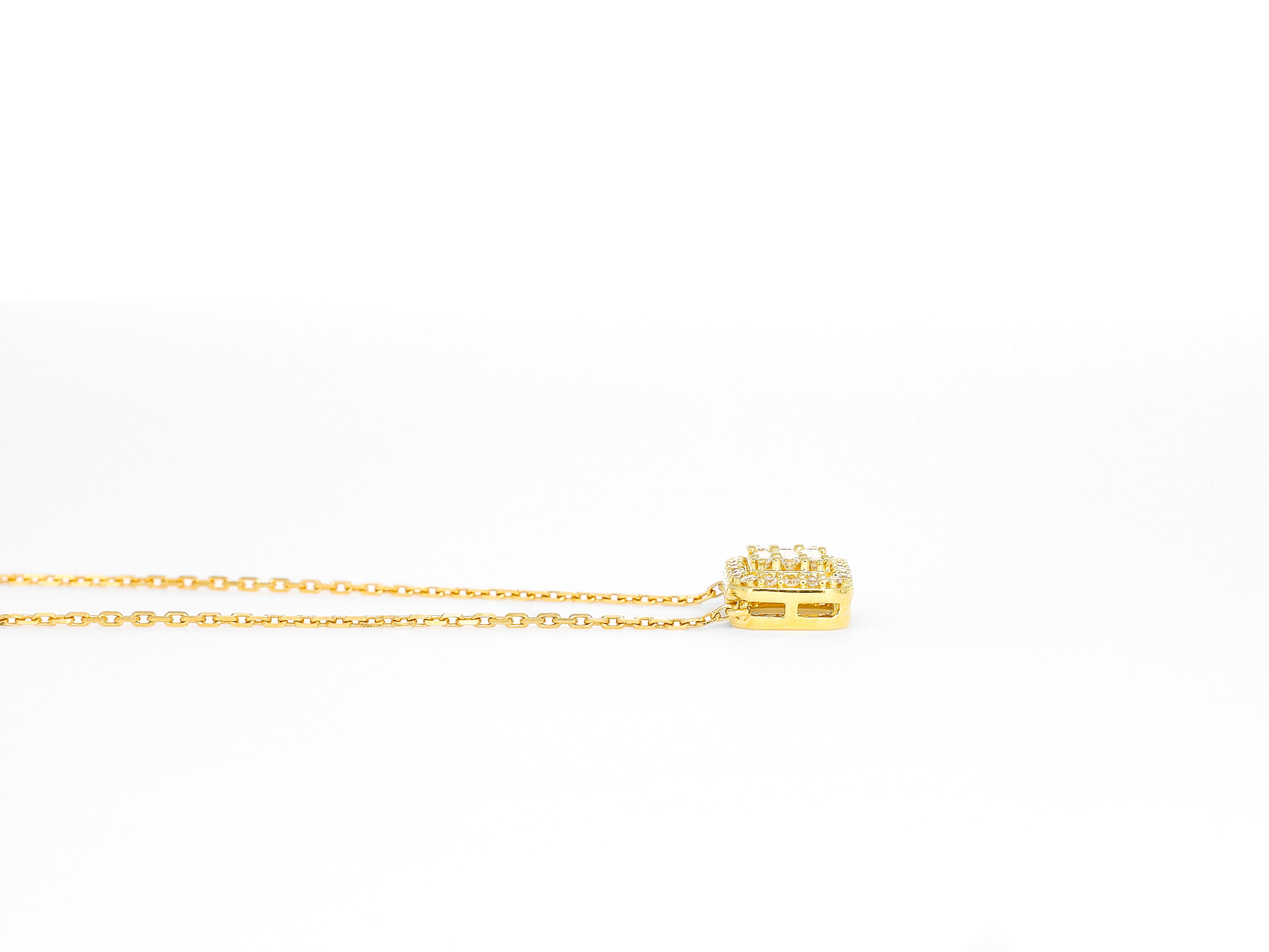 Halskette mit natürlichem Diamant-Anhänger 0,25 Karat 18KT Gelbgold Cluster Halo Kette Damen im Angebot