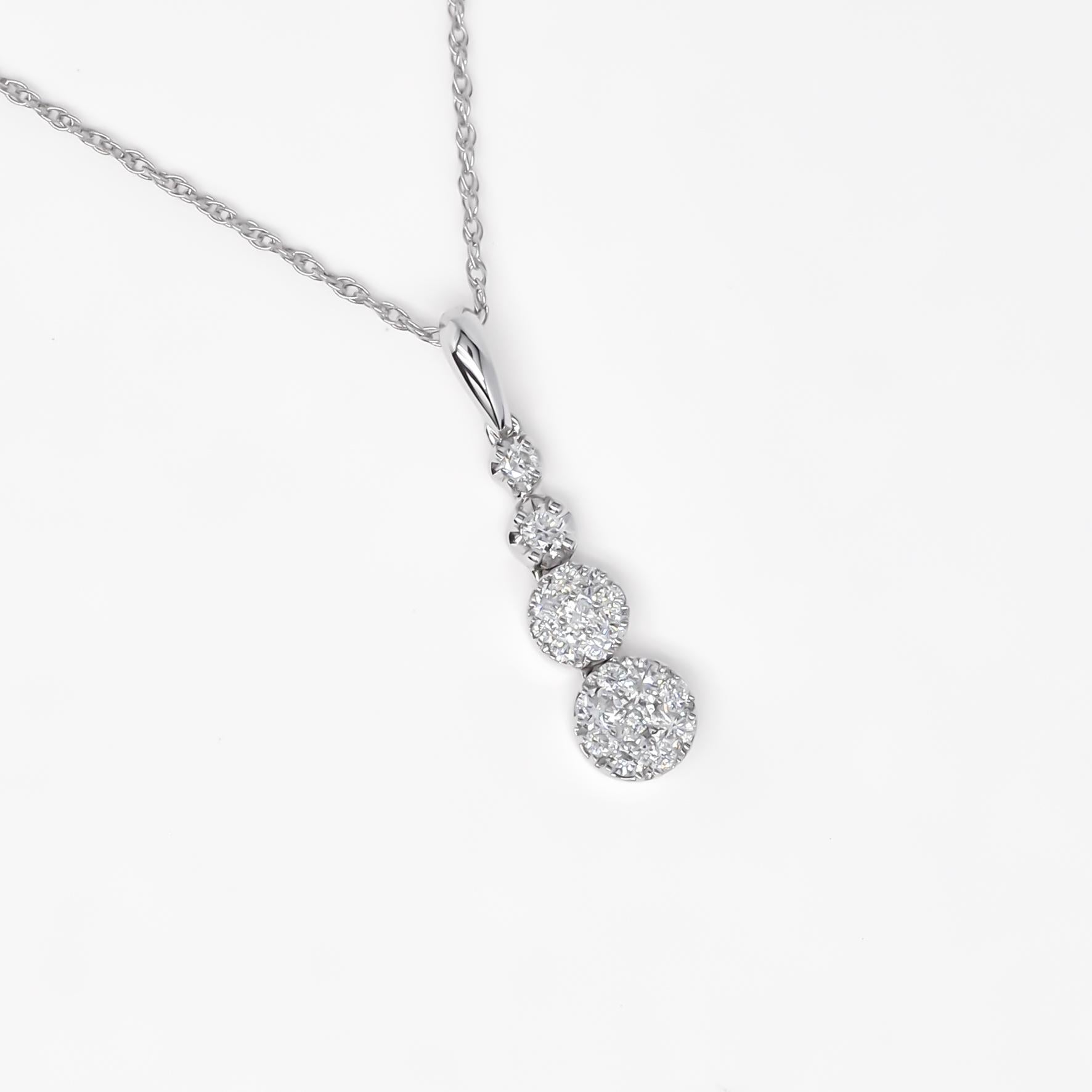 Natürlicher Diamant-Anhänger 0,27 Karat 18 Karat Weißgold Abgestuftes Cluster-Anhänger im Angebot 1