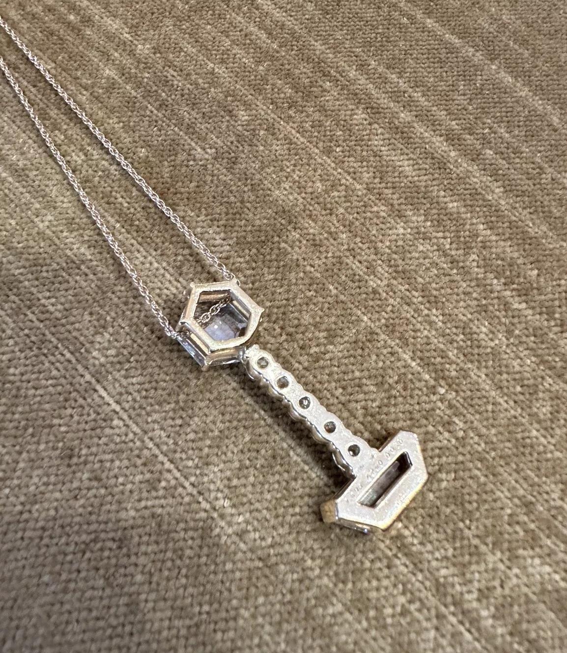 Natürlicher Diamant-Anhänger Hex und Trapez 3,33 Karat insgesamt in 18 Karat Gelbgold im Zustand „Hervorragend“ im Angebot in La Jolla, CA