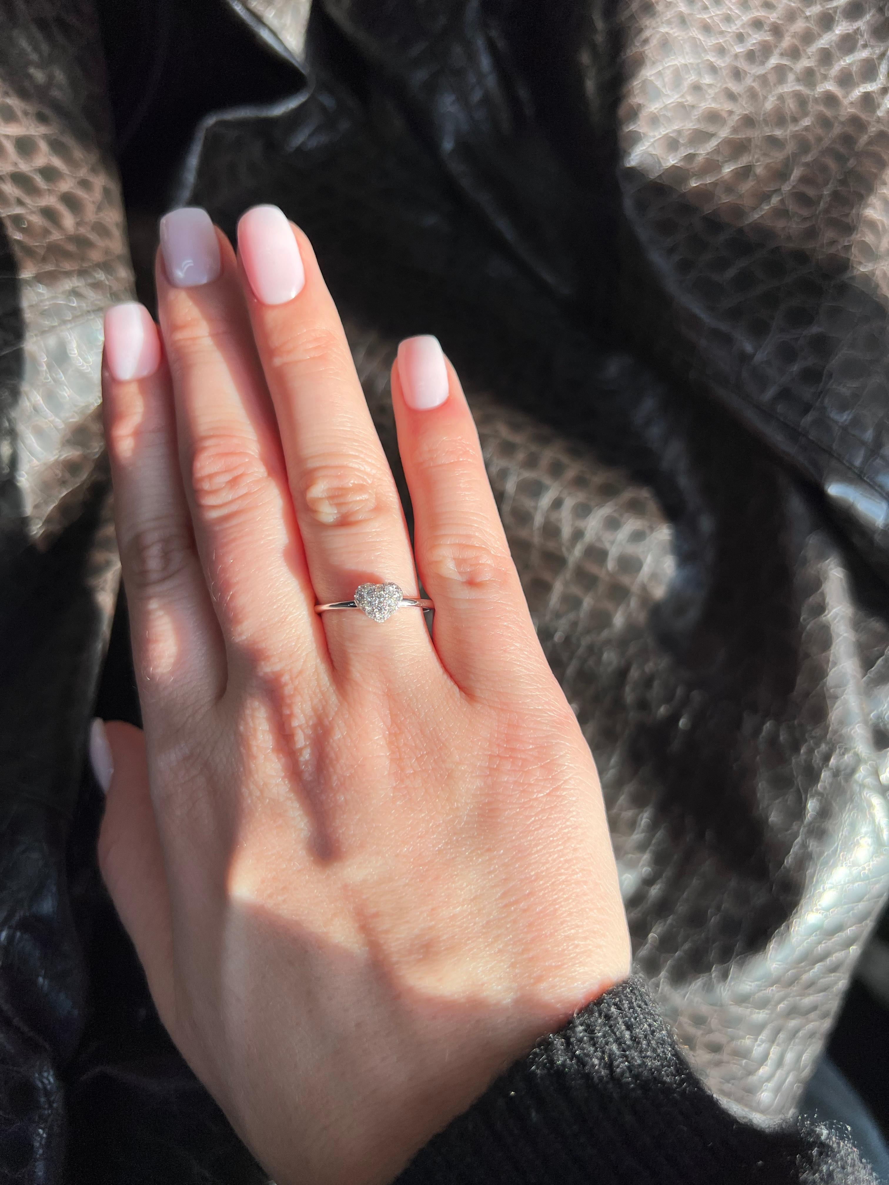 Natural Diamond Ring 0.30 Carats 18 Karat White Gold Engagement Ring For Sale 6