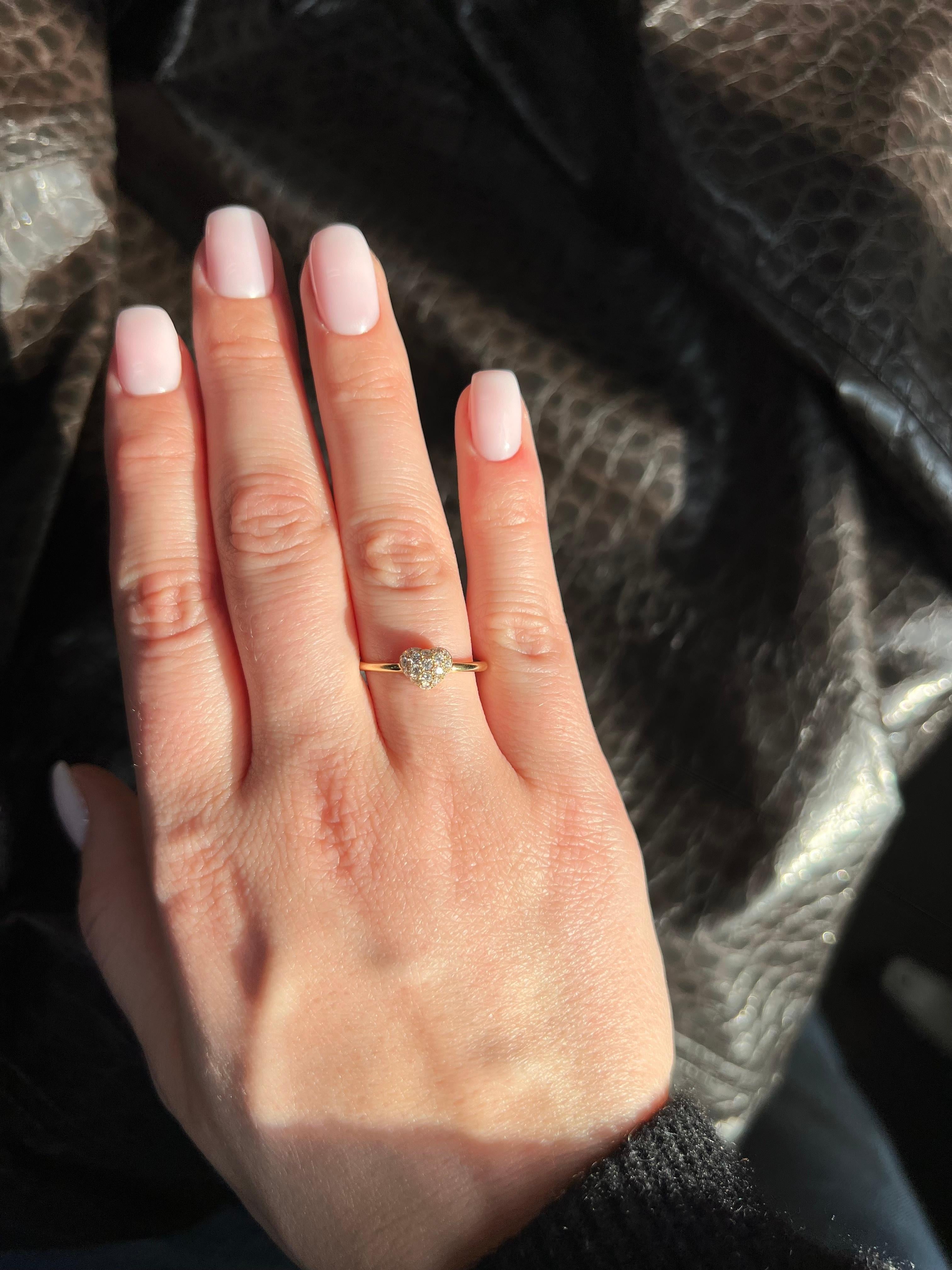 Natural Diamond Ring 0.30 Carats 18 Karat Yellow Gold Engagement Ring For Sale 5