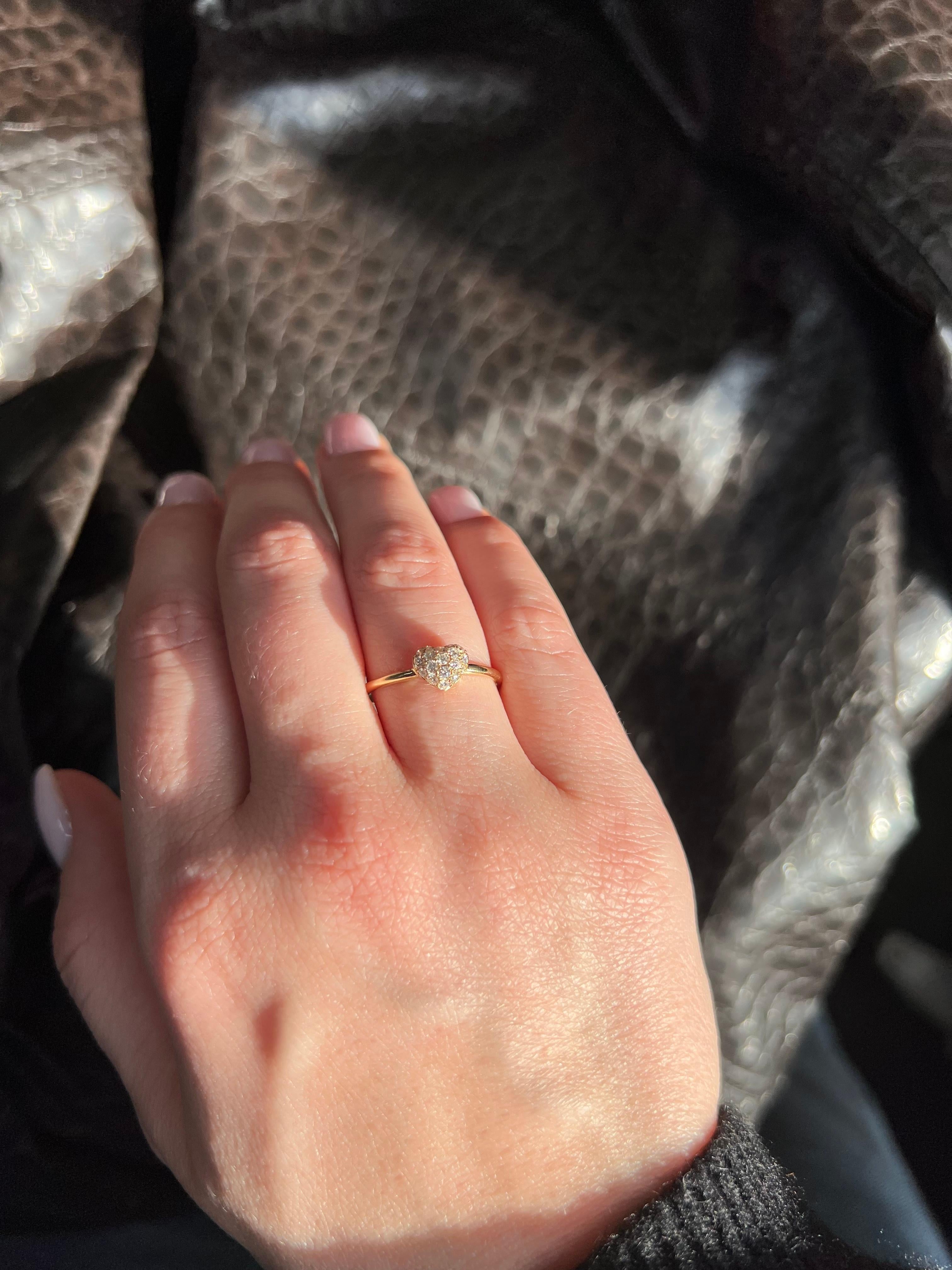 Natural Diamond Ring 0.30 Carats 18 Karat Yellow Gold Engagement Ring For Sale 6