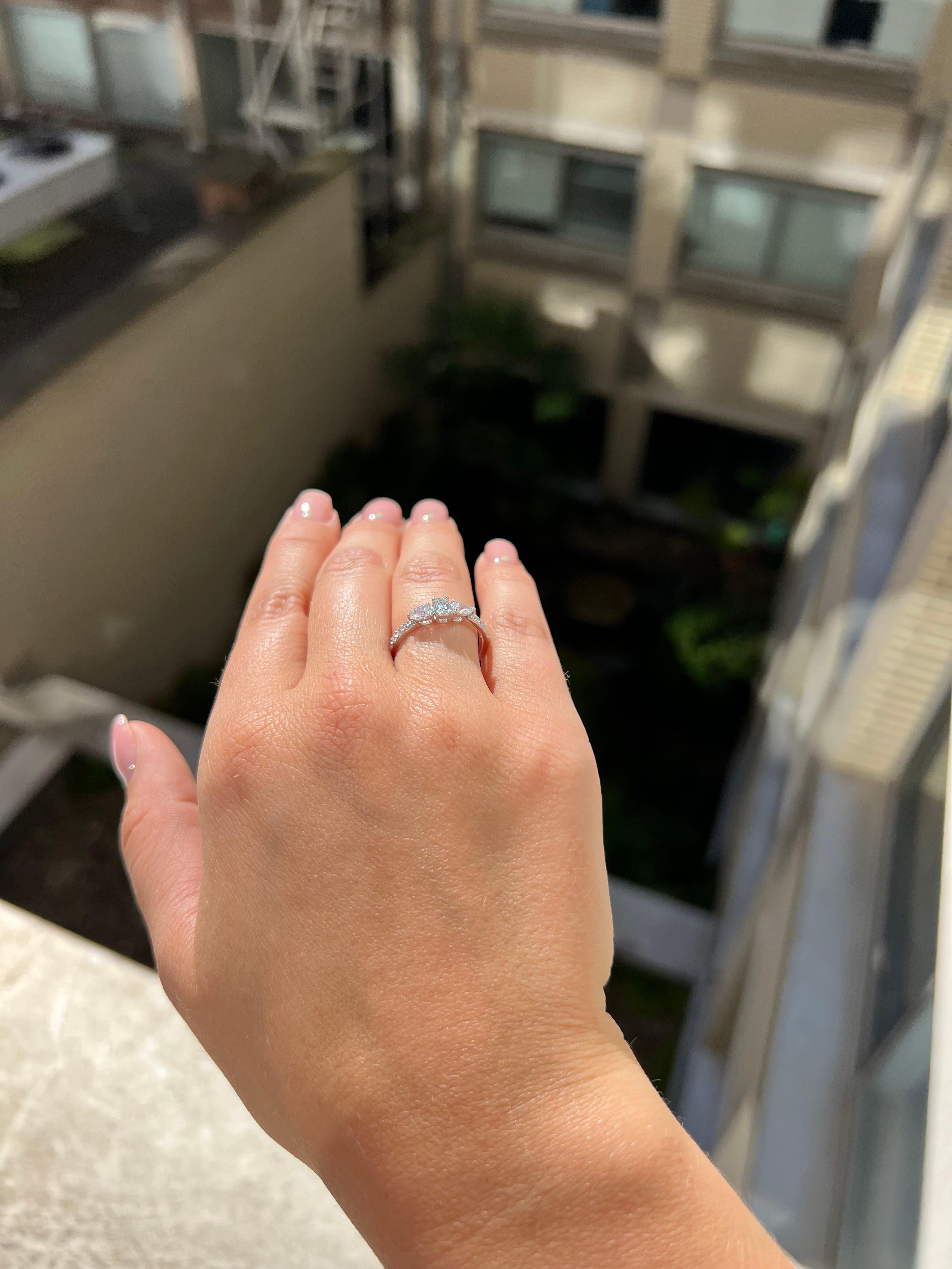 Natural Diamond Ring 0.77 cts 18 Karat White Gold Engagement Ring For Sale 1