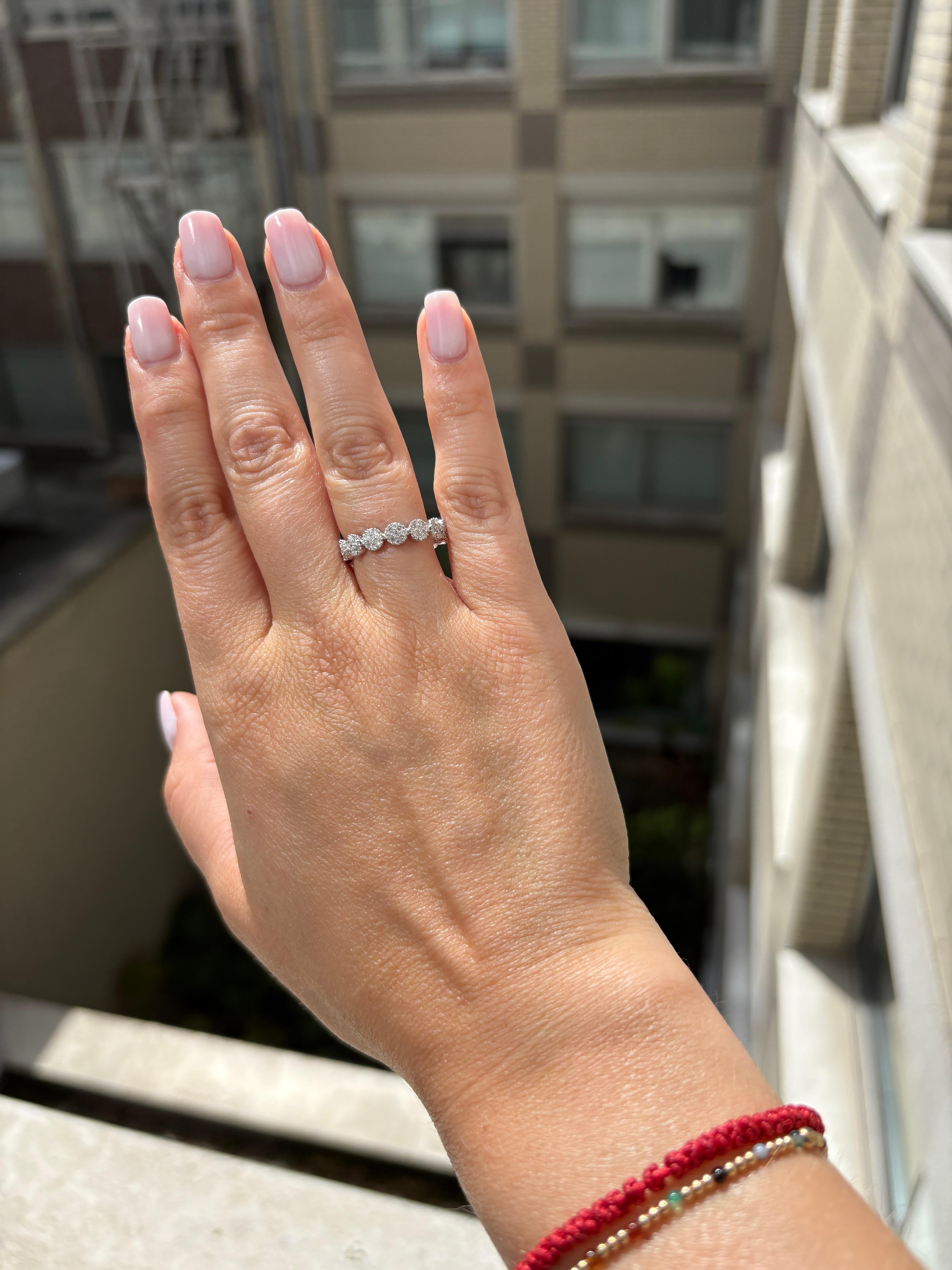 Anillo de diamantes naturales 1,25 cts Alianza de oro amarillo de 18 quilates en venta 7