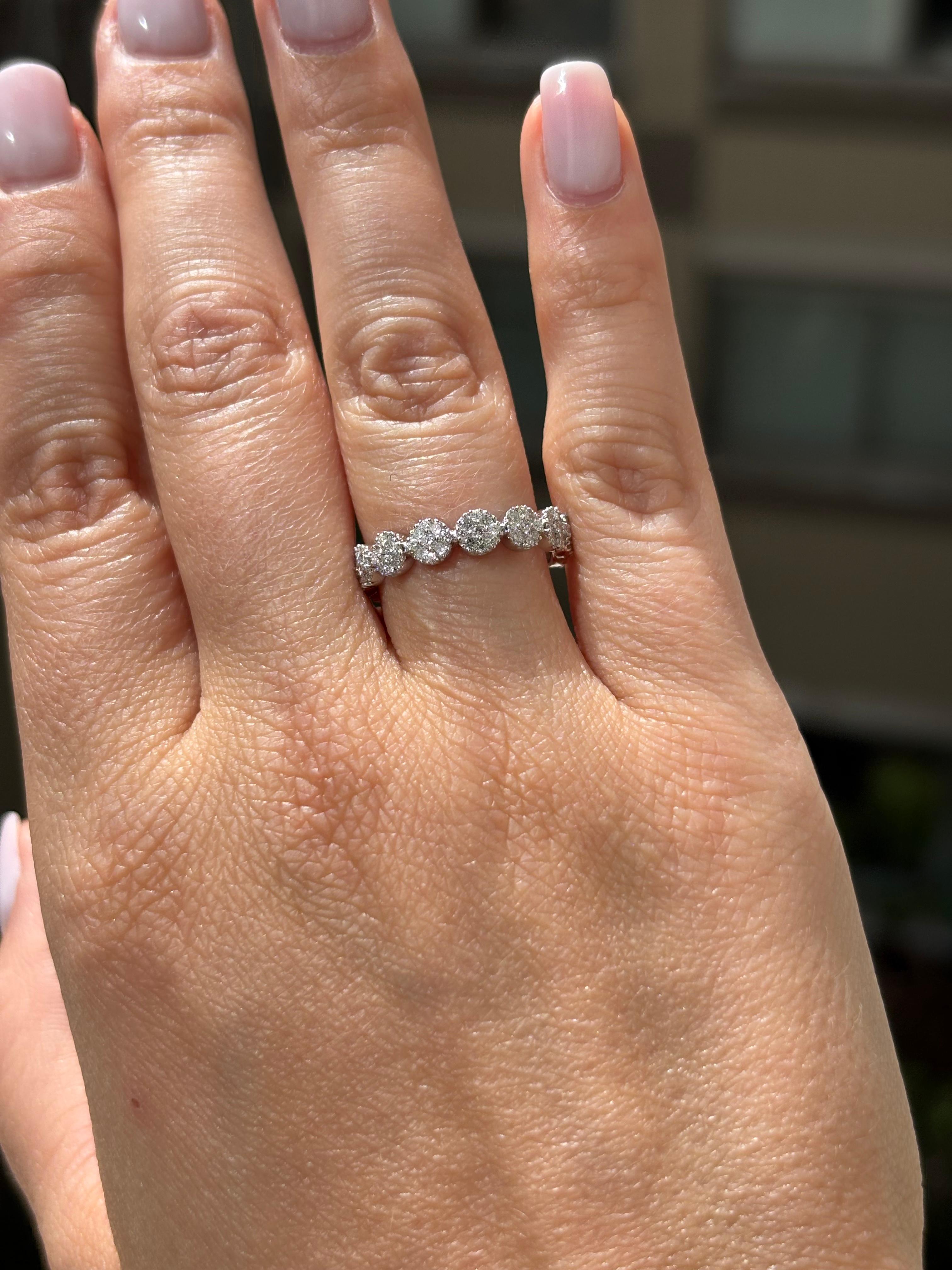 Anillo de diamantes naturales 1,25 cts Alianza de oro amarillo de 18 quilates en venta 8