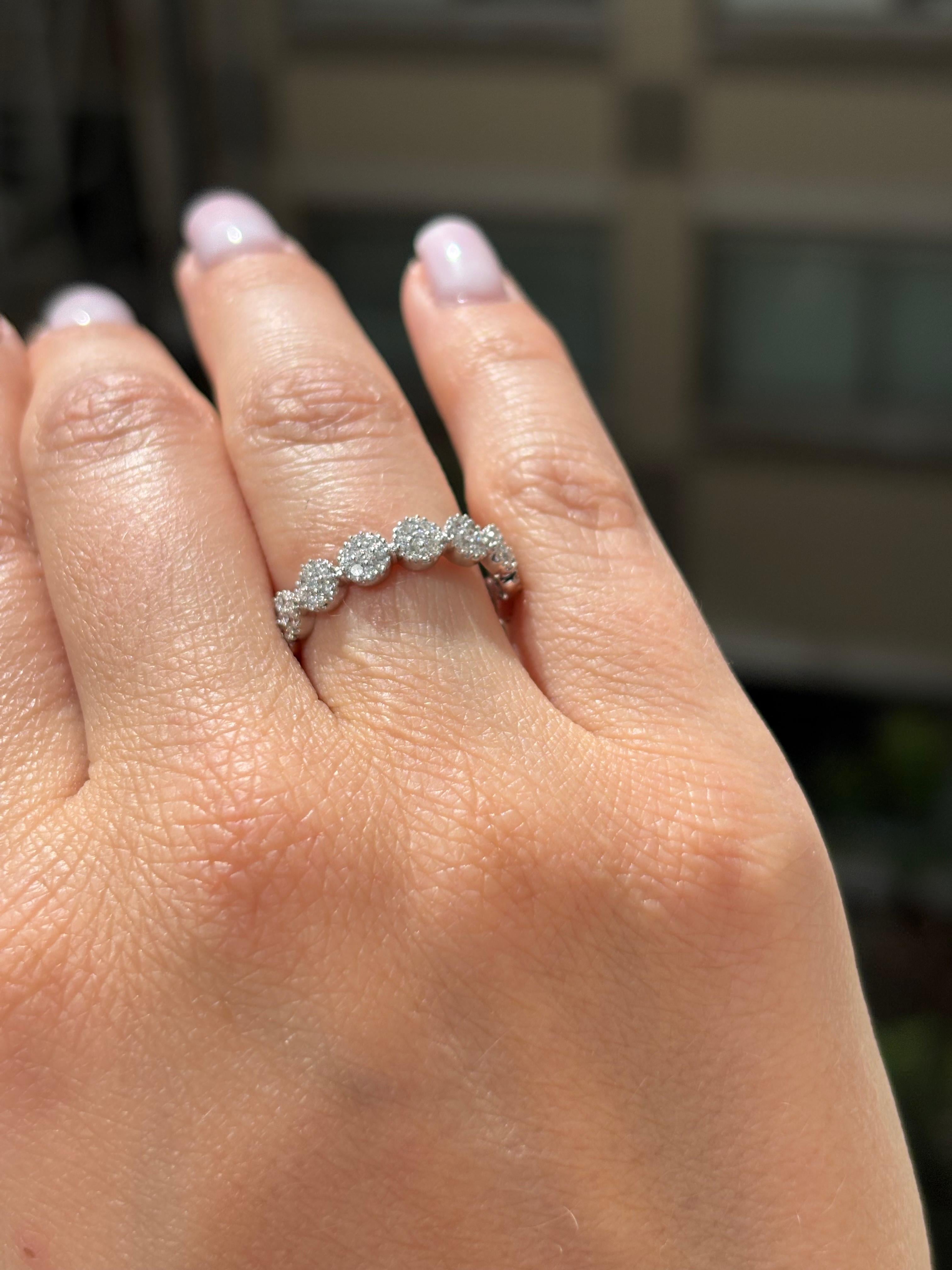 Anillo de diamantes naturales 1,25 cts Alianza de oro amarillo de 18 quilates en venta 9