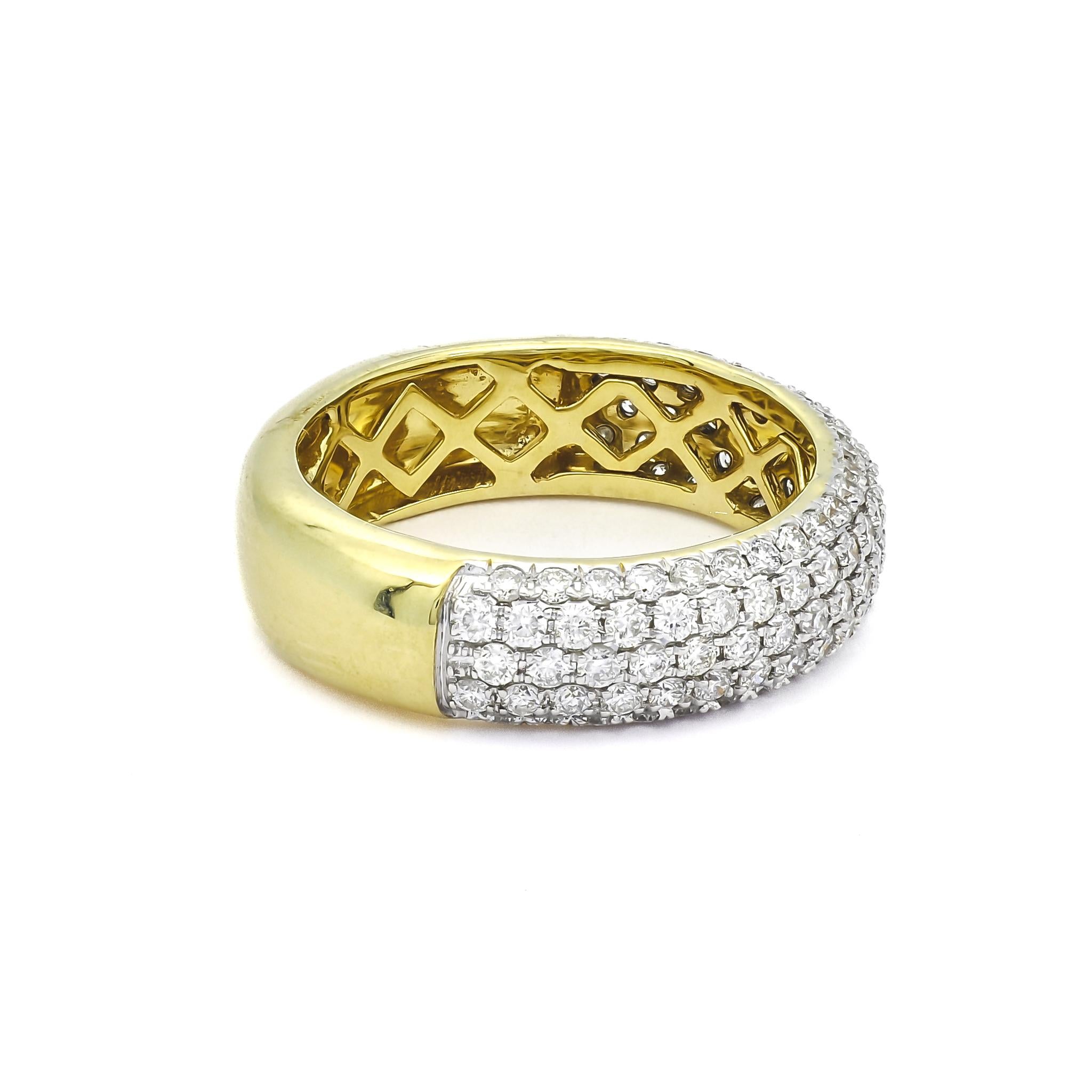 Dieser exquisite Ring ist eine schillernde Inszenierung von Opulenz, geschmückt mit bemerkenswerten 1,25 Karat Diamanten, die den Betrachter mit ihrer strahlenden Brillanz in ihren Bann ziehen. Die sorgfältige handwerkliche Verarbeitung zeigt sich