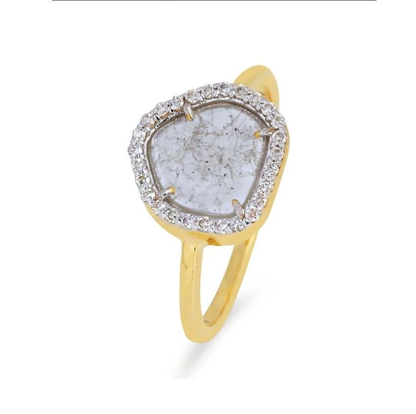 Non dovrai pagare alcuna tassa per sbloccare la spedizione. Le tasse e le spese di spedizione sono a nostro carico.

L'anello è realizzato in oro giallo da 14 carati e presenta un pavé di diamanti taglio rosa. Sono perfetti per un matrimonio o per