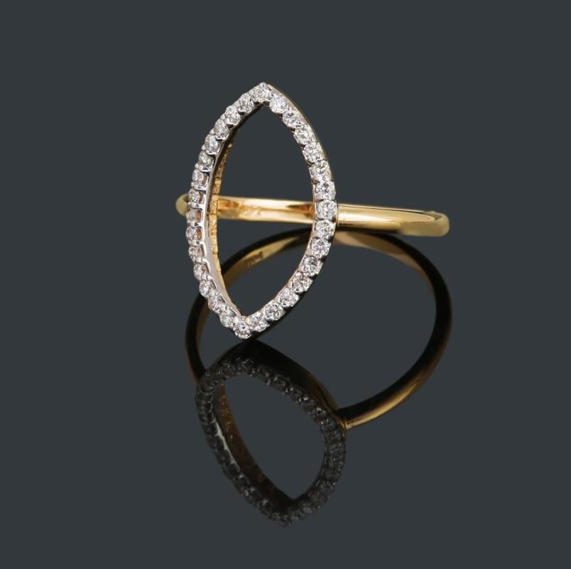 Rendi indimenticabile la tua proposta di matrimonio con questo romanticissimo anello Marquise di design in oro giallo 14K con diamanti naturali. Semplice e sofisticato, questo anello di fidanzamento è una scelta affascinante per il tuo giorno