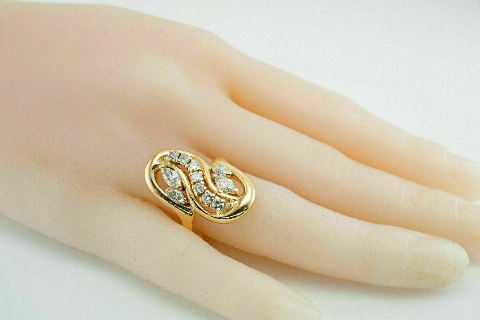 Natural Diamond Ring 14K Gold Marquise Round cut Vintage 1.70ct In Good Condition For Sale In East Brunswick, NJ