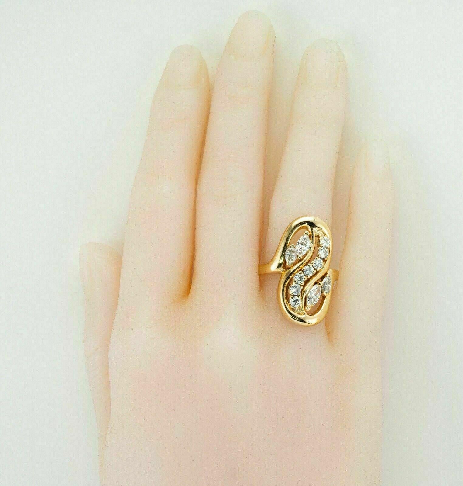 Natural Diamond Ring 14K Gold Marquise Round cut Vintage 1.70ct For Sale 2