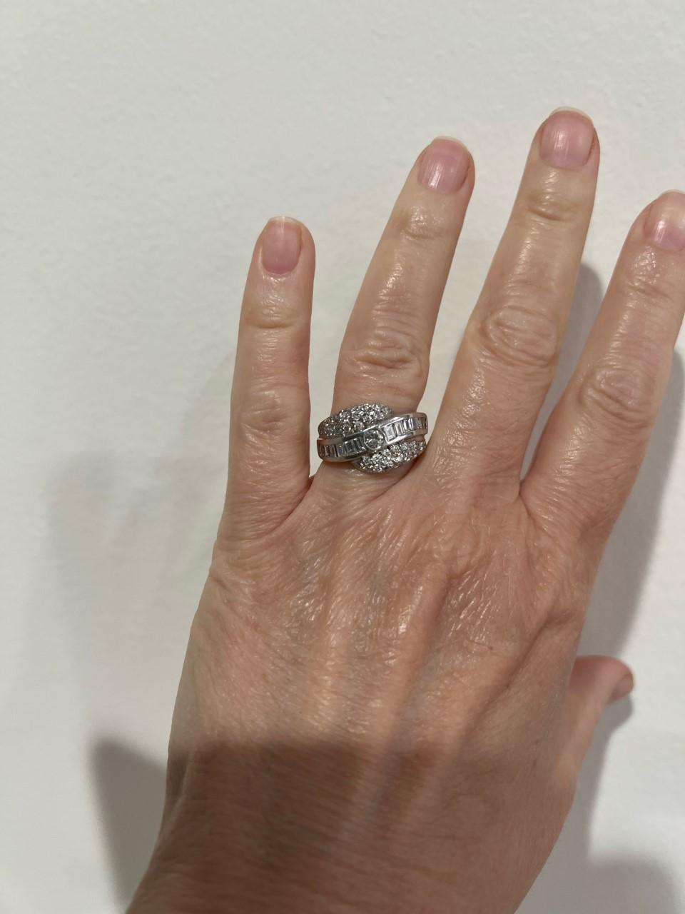 Bague en or blanc 14 carats avec diamant naturel 1,31 TDW en vente 8