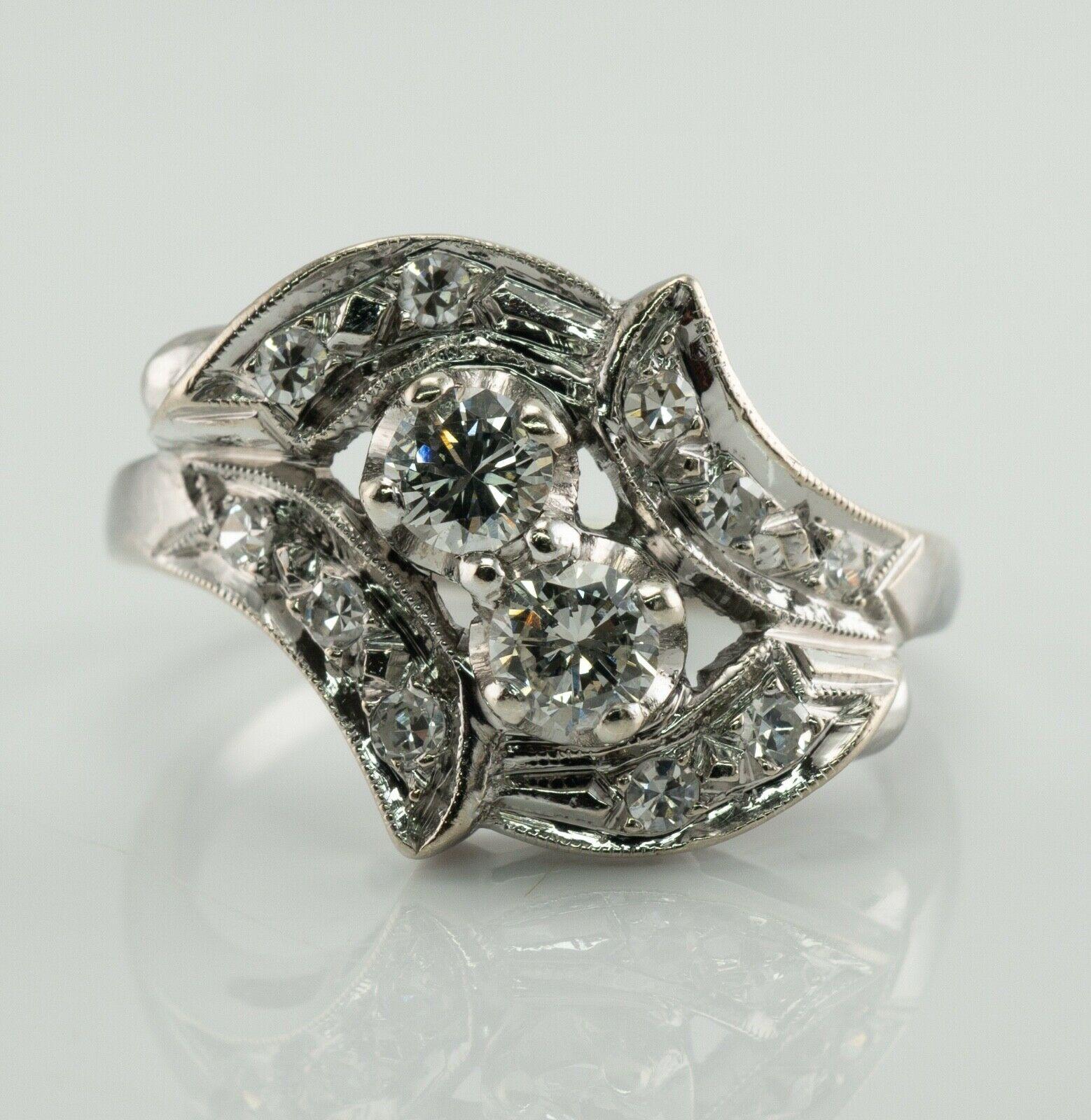 Anillo Diamante Natural Oro Blanco 14K Vintage .53ct TDW

Este anillo vintage está fabricado en oro blanco macizo de 14 quilates.
Dos diamantes de talla brillante redondos centrales suman un total de 0,33 quilates (,18 ct + 0,15 ct) de claridad