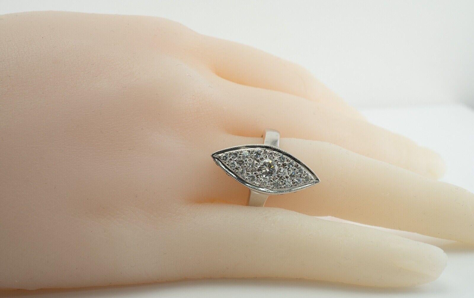 Natürlicher Diamantring 14K Weißgold Vintage Marquise Form im Angebot 1