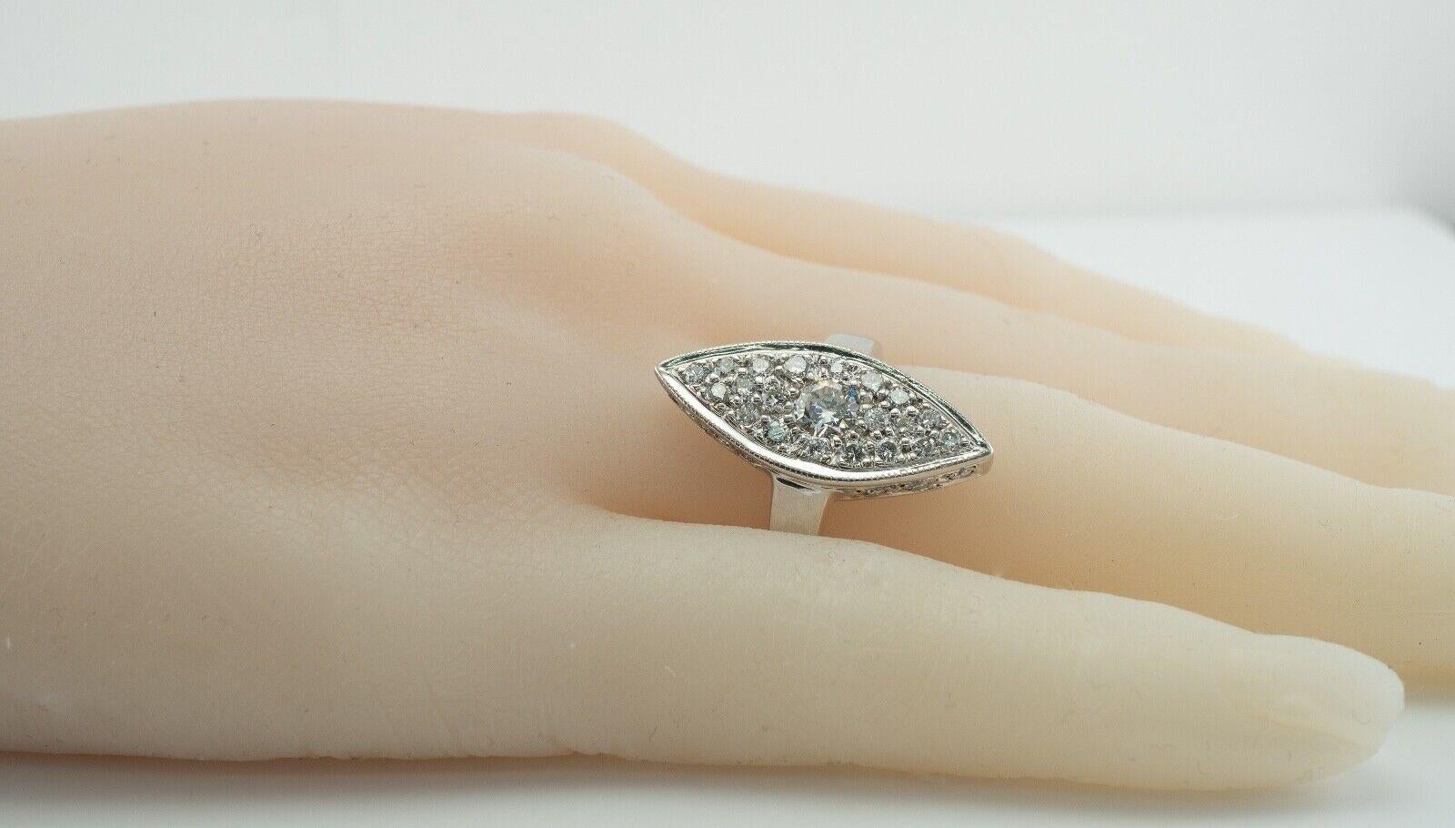 Natürlicher Diamantring 14K Weißgold Vintage Marquise Form im Angebot 4