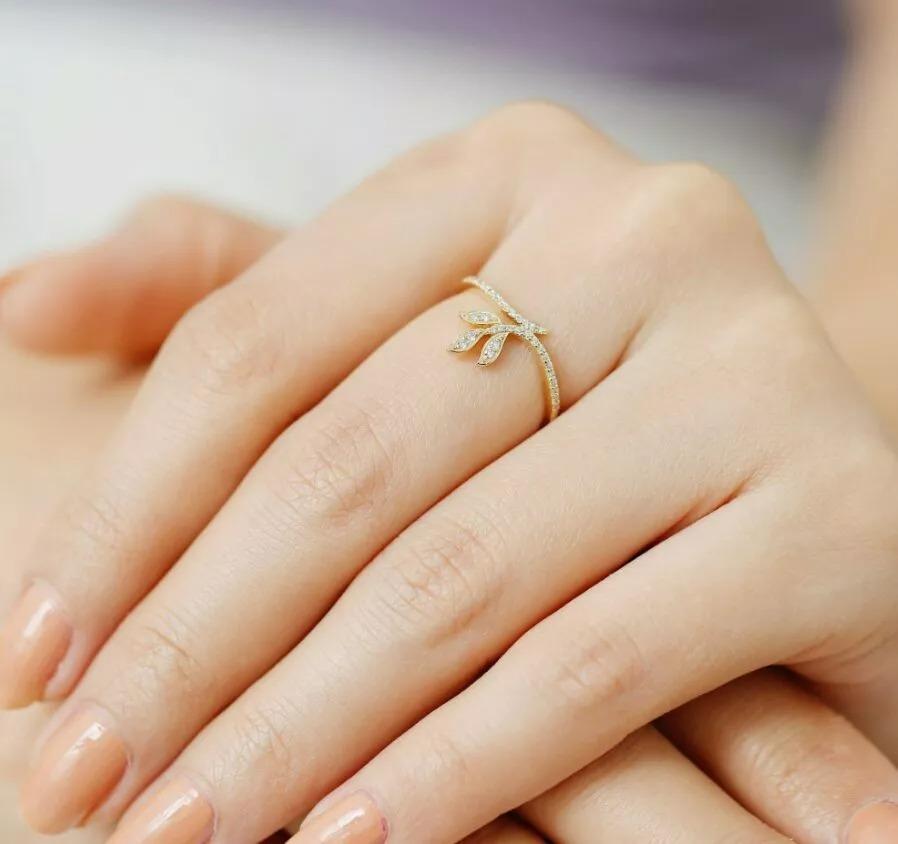 Bague en or jaune 14k avec diamant naturel et feuille de Fern Pour femmes en vente