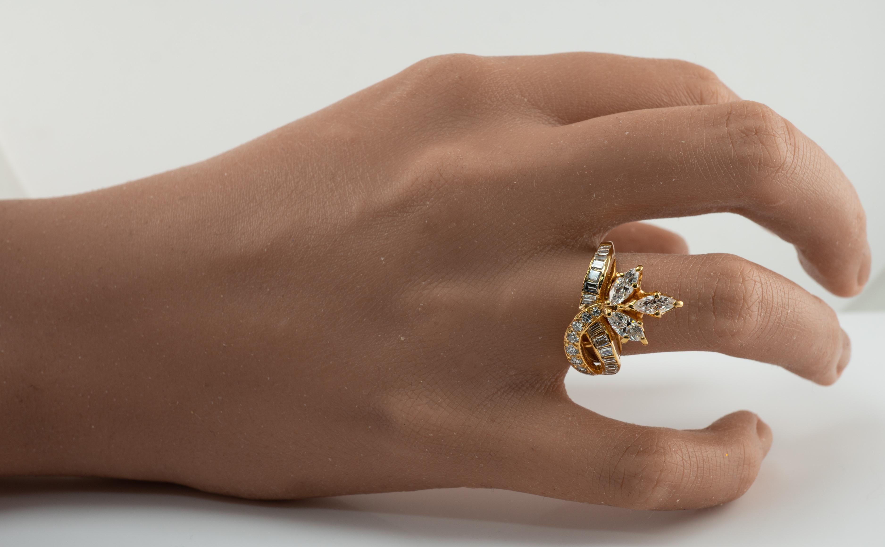 Natürlicher Diamantring 14k Gelbgold Marquise Rund 1,81 Gesamtkaratgewicht (Marquiseschliff) im Angebot