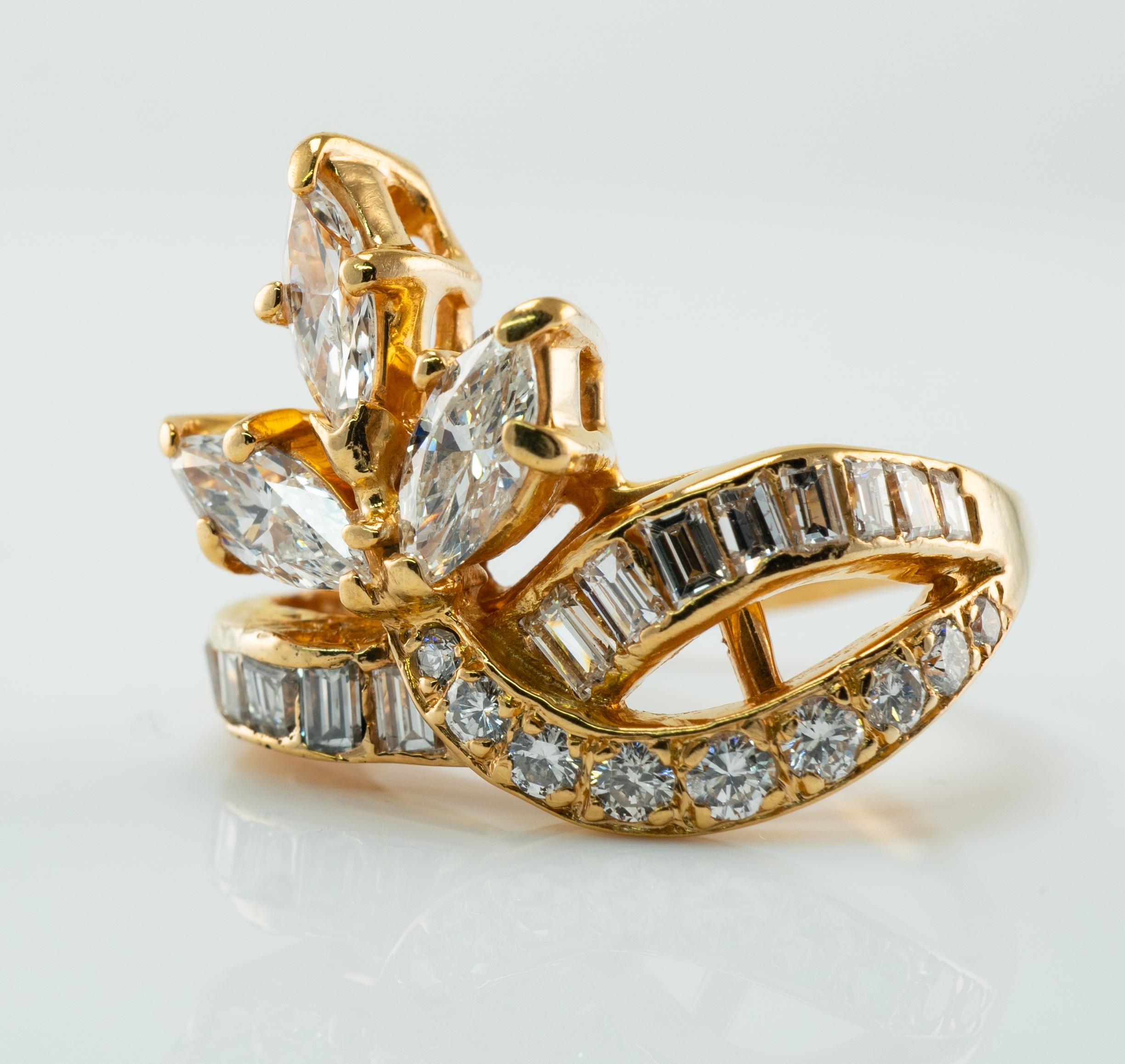 Natürlicher Diamantring 14k Gelbgold Marquise Rund 1,81 Gesamtkaratgewicht im Zustand „Gut“ im Angebot in East Brunswick, NJ