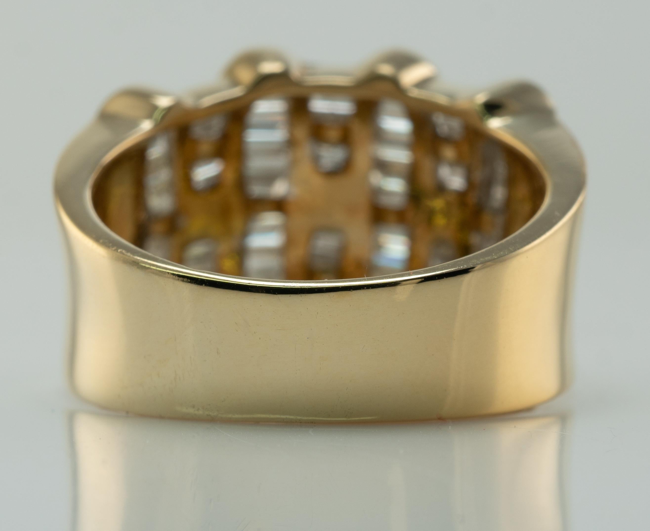 Natural Diamond Ring 18K Gold Cluster Cocktail 1.89 TDW Band Band Estate For Sale 7