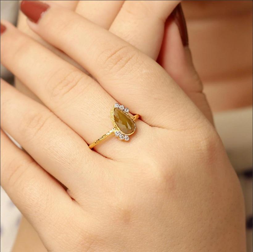 Natural Diamond Ring 18K gold Pour femmes en vente